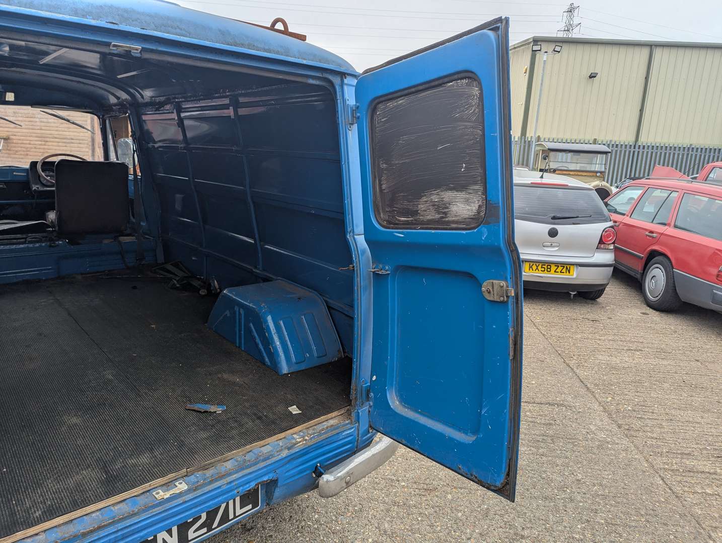 <p>1973 COMMER FC VAN</p>