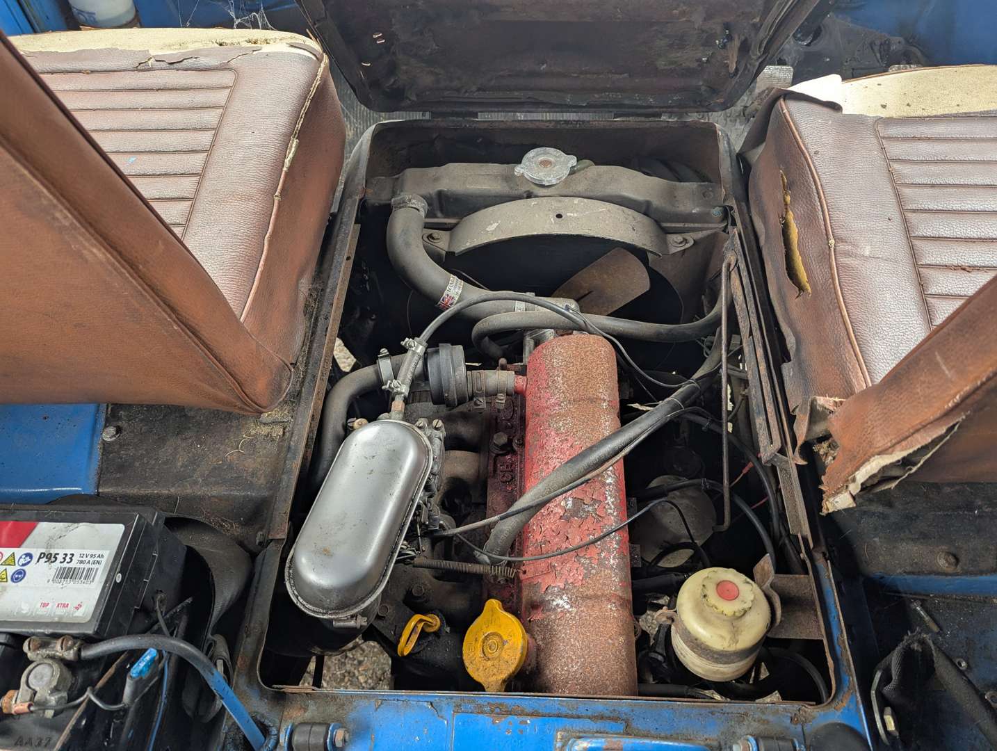 <p>1973 COMMER FC VAN</p>