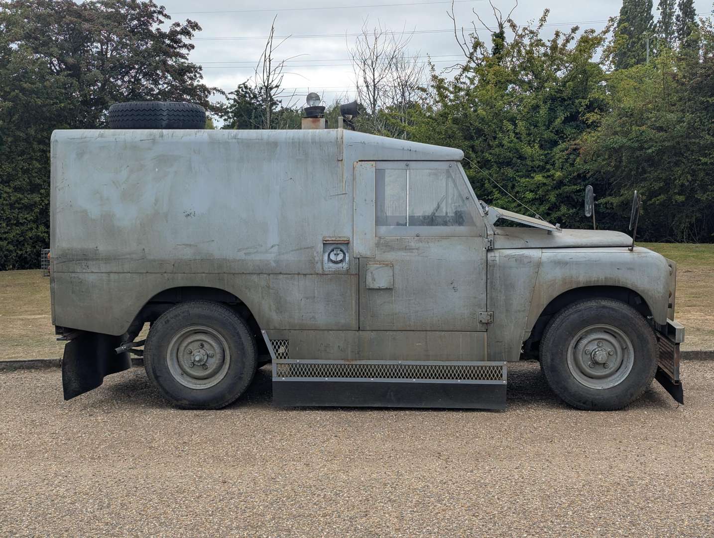 <p>1969 LAND ROVER SERIES IIA 109"</p>