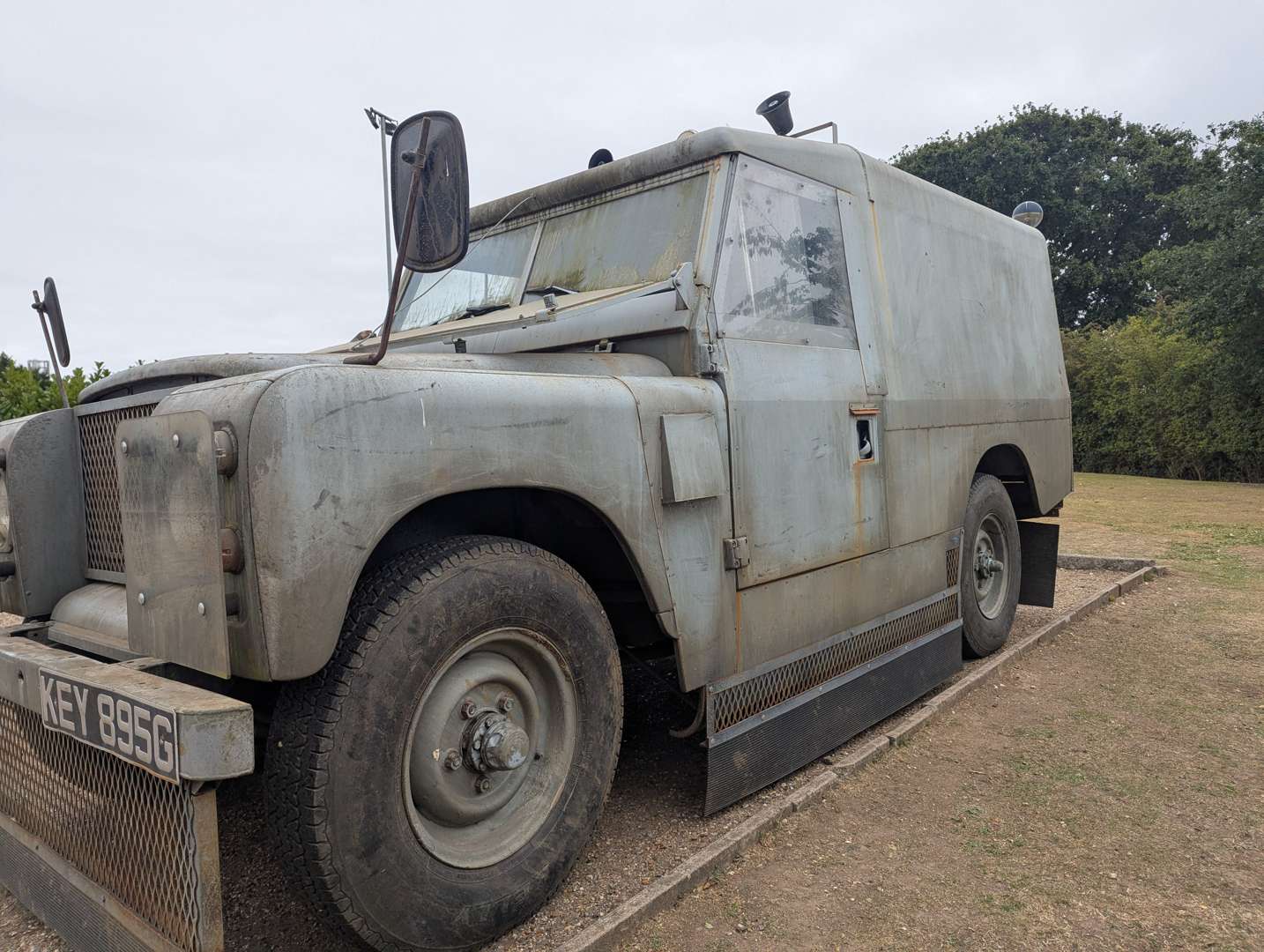 <p>1969 LAND ROVER SERIES IIA 109"</p>