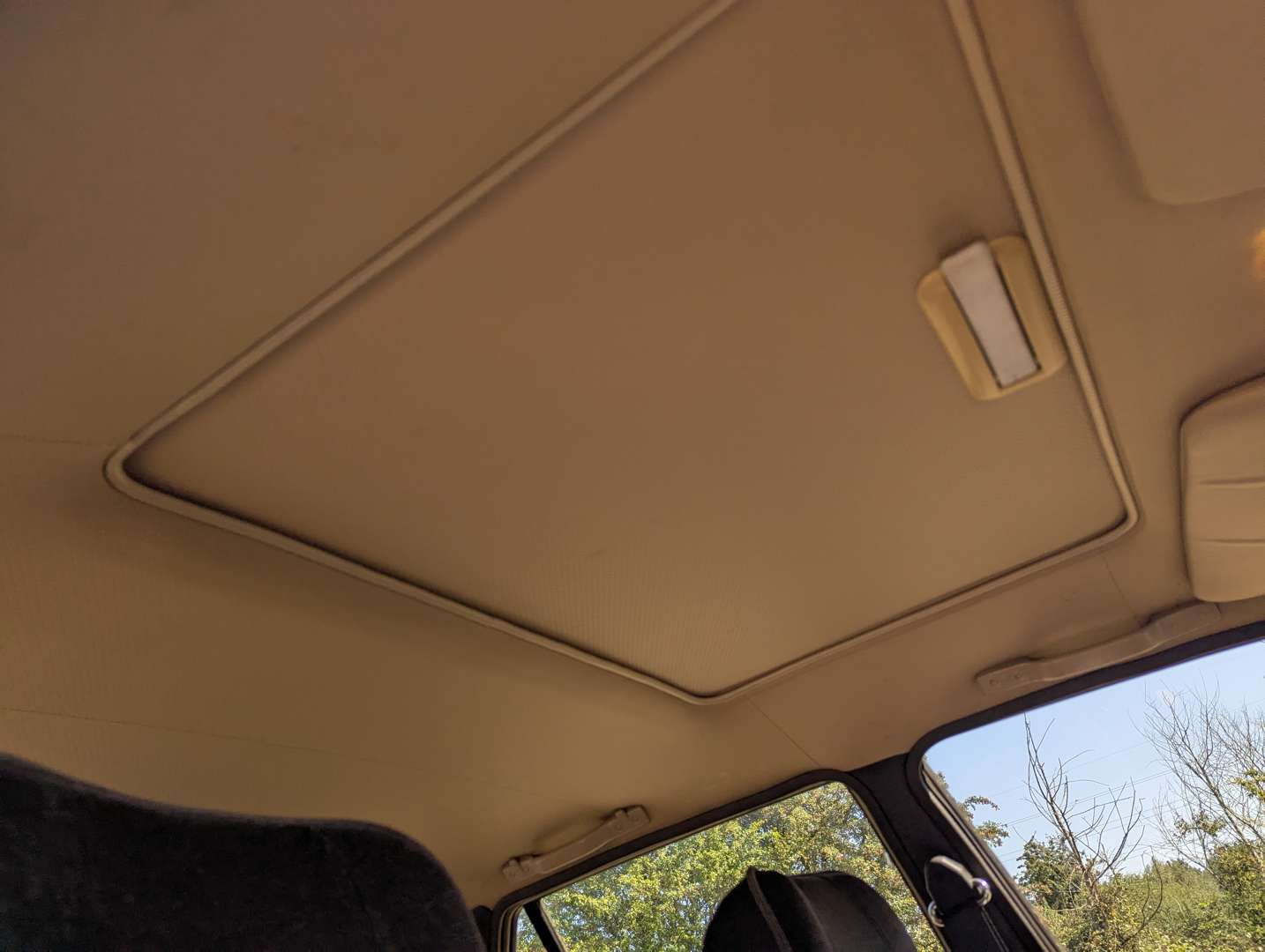 <p>1984 VAUXHALL CAVALIER CD 1.8E</p>