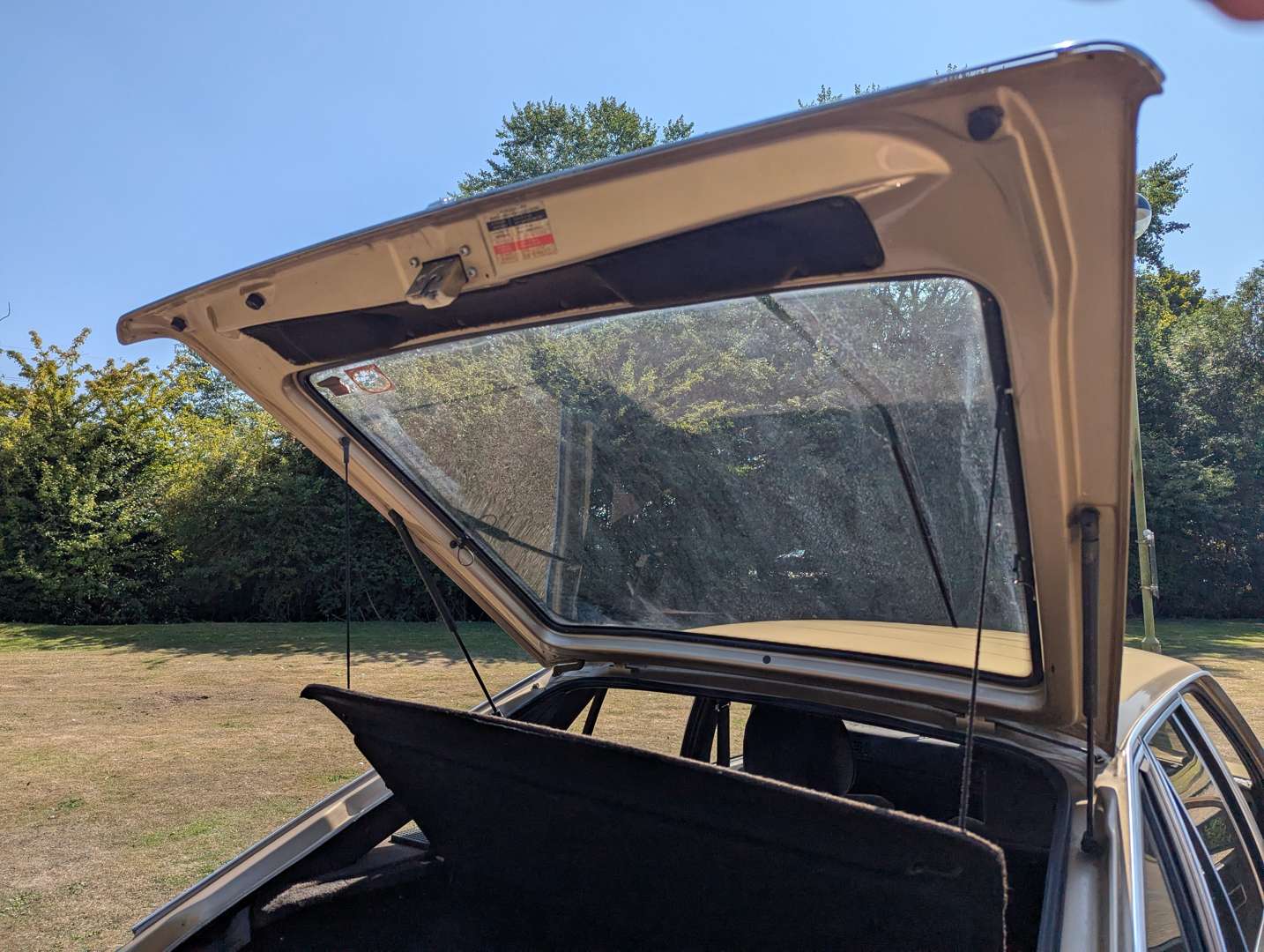 <p>1984 VAUXHALL CAVALIER CD 1.8E</p>