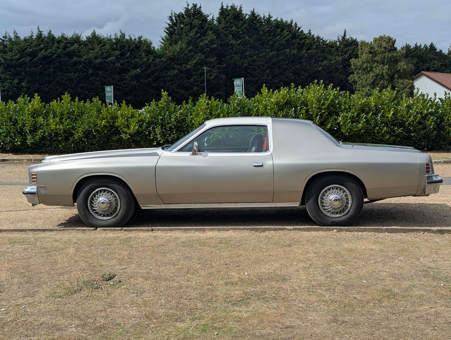 <p>1976 CHRYSLER CORDOBA COUPE LHD</p>