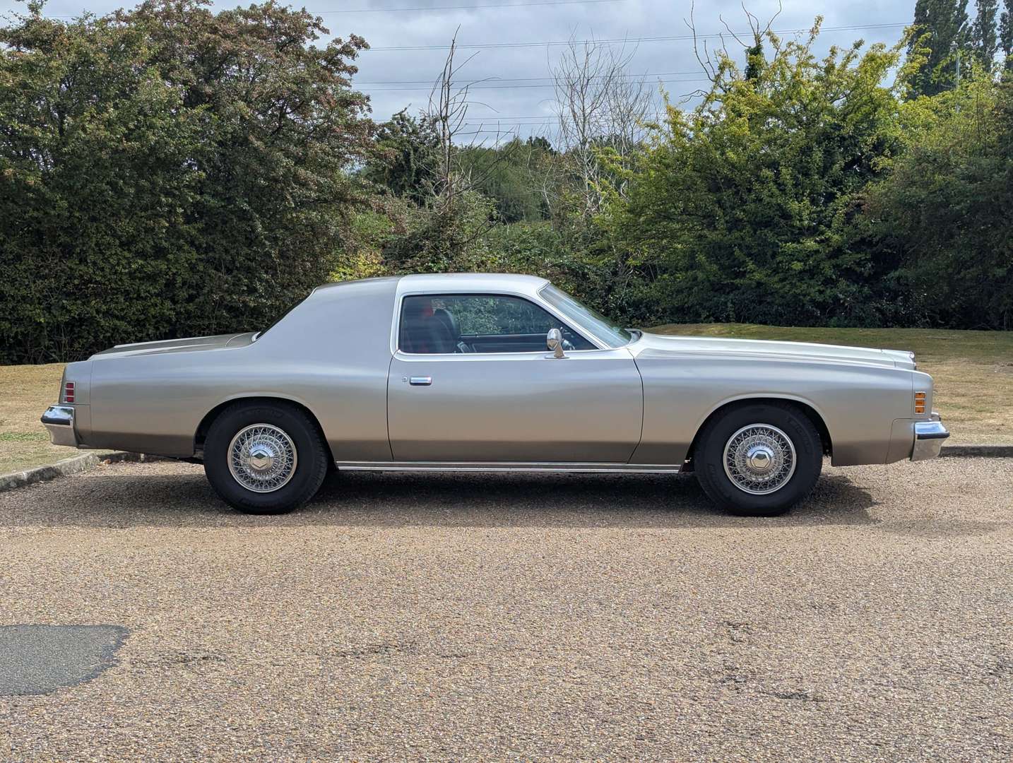 <p>1976 CHRYSLER CORDOBA COUPE LHD</p>