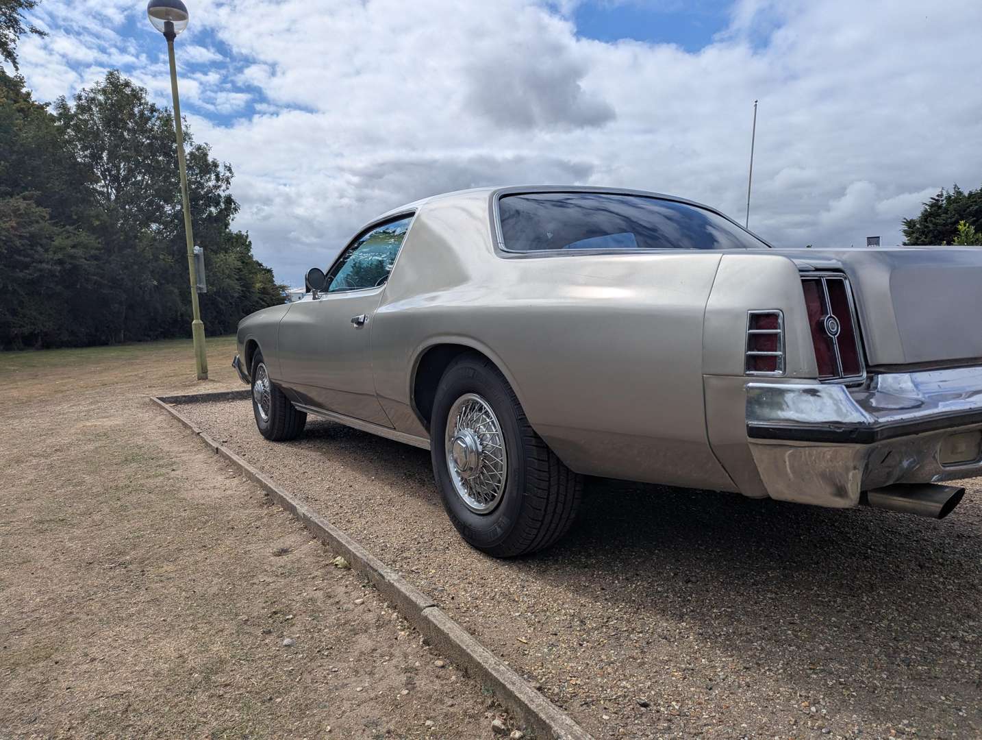 <p>1976 CHRYSLER CORDOBA COUPE LHD</p>