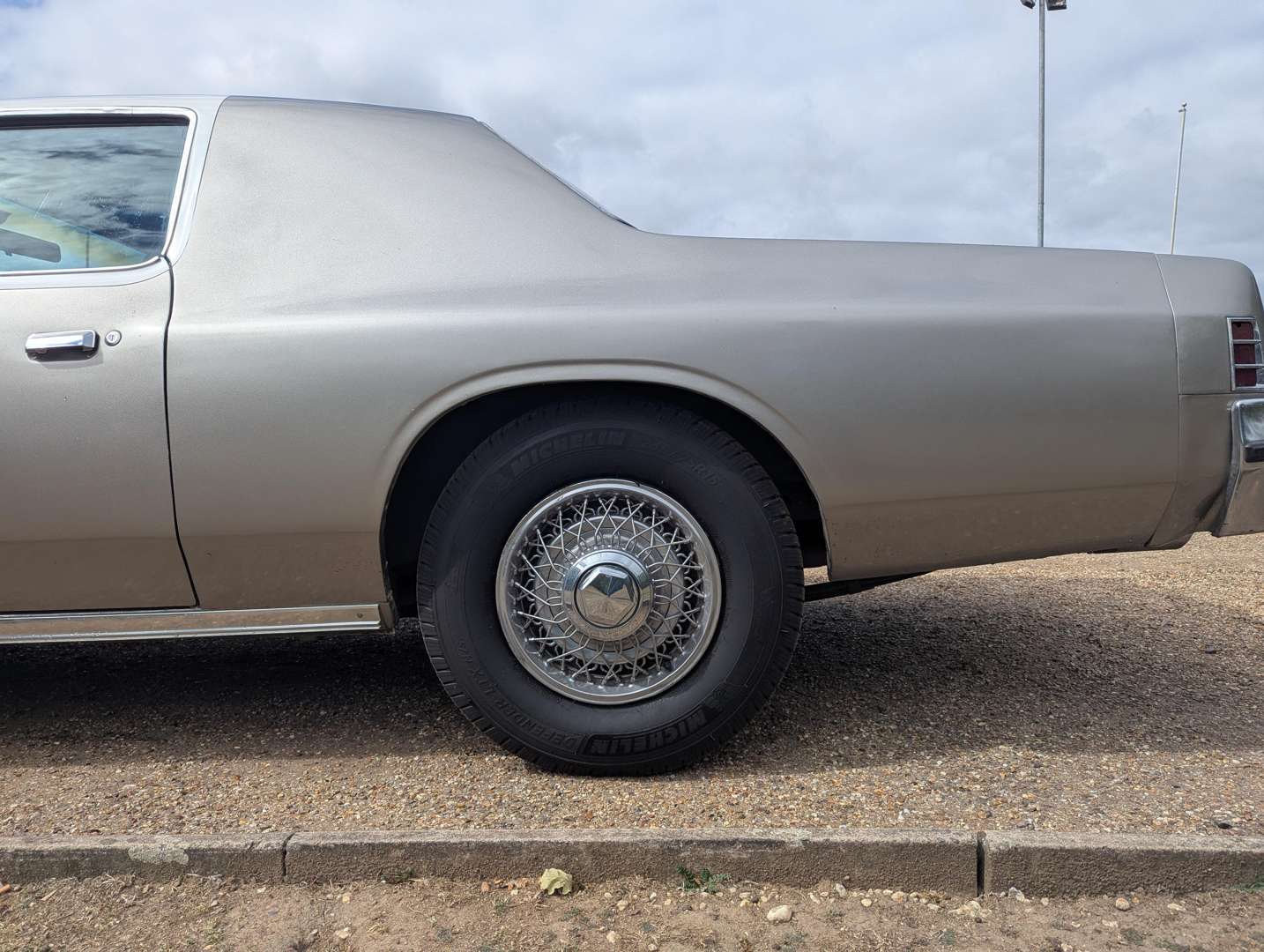 <p>1976 CHRYSLER CORDOBA COUPE LHD</p>