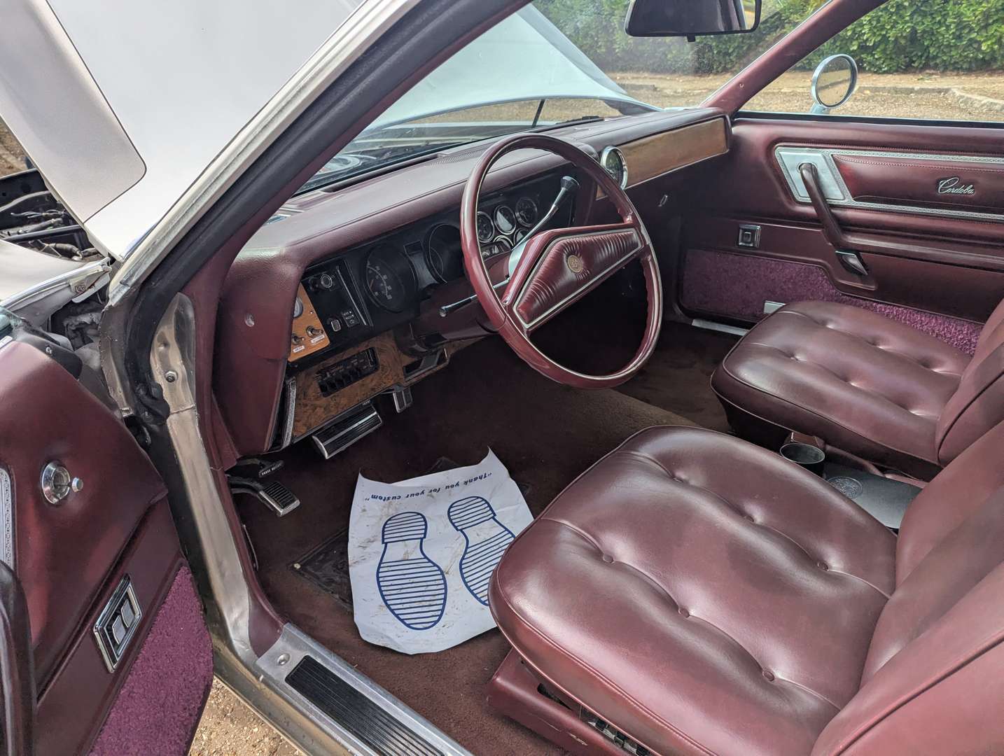 <p>1976 CHRYSLER CORDOBA COUPE LHD</p>