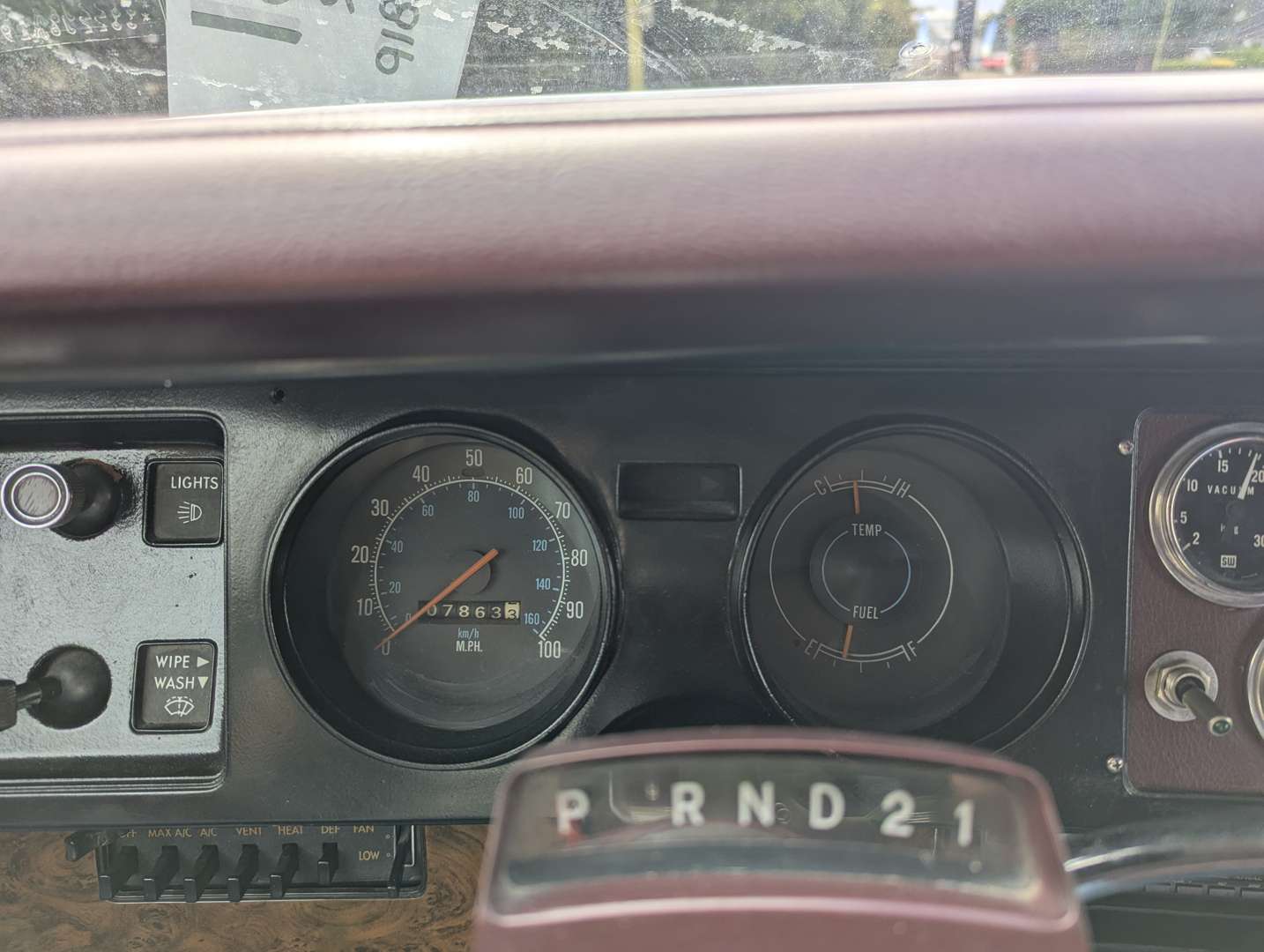 <p>1976 CHRYSLER CORDOBA COUPE LHD</p>