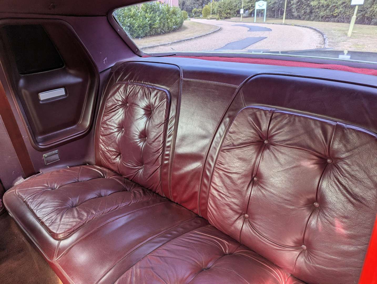 <p>1976 CHRYSLER CORDOBA COUPE LHD</p>