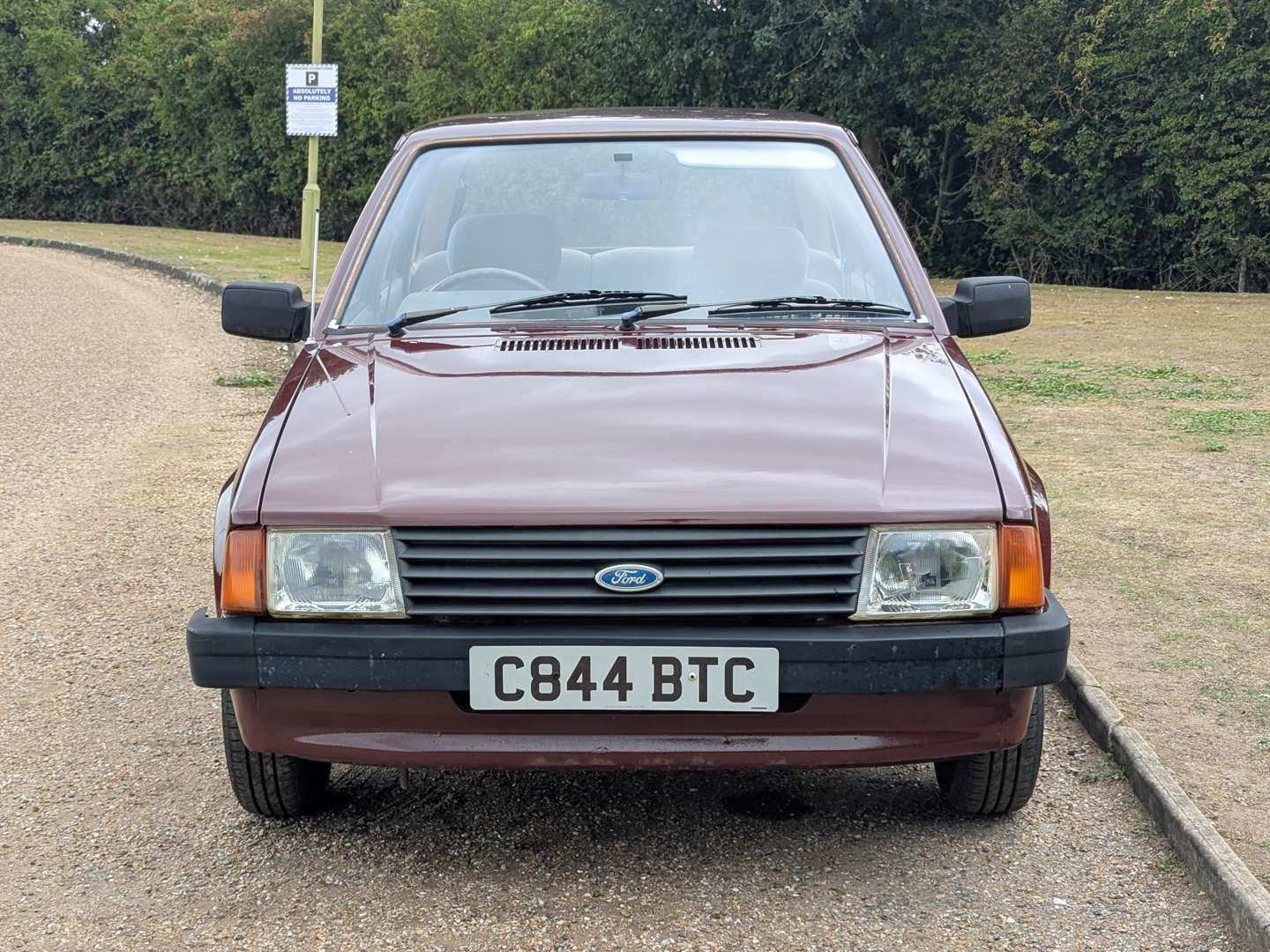<p>1986 FORD ESCORT L</p>