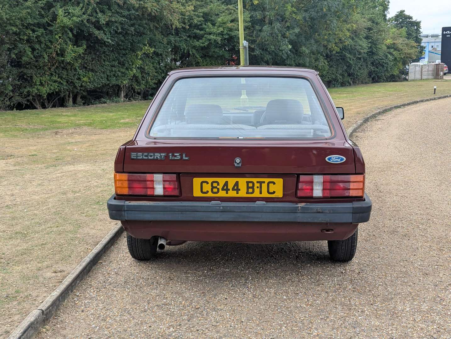 <p>1986 FORD ESCORT L</p>