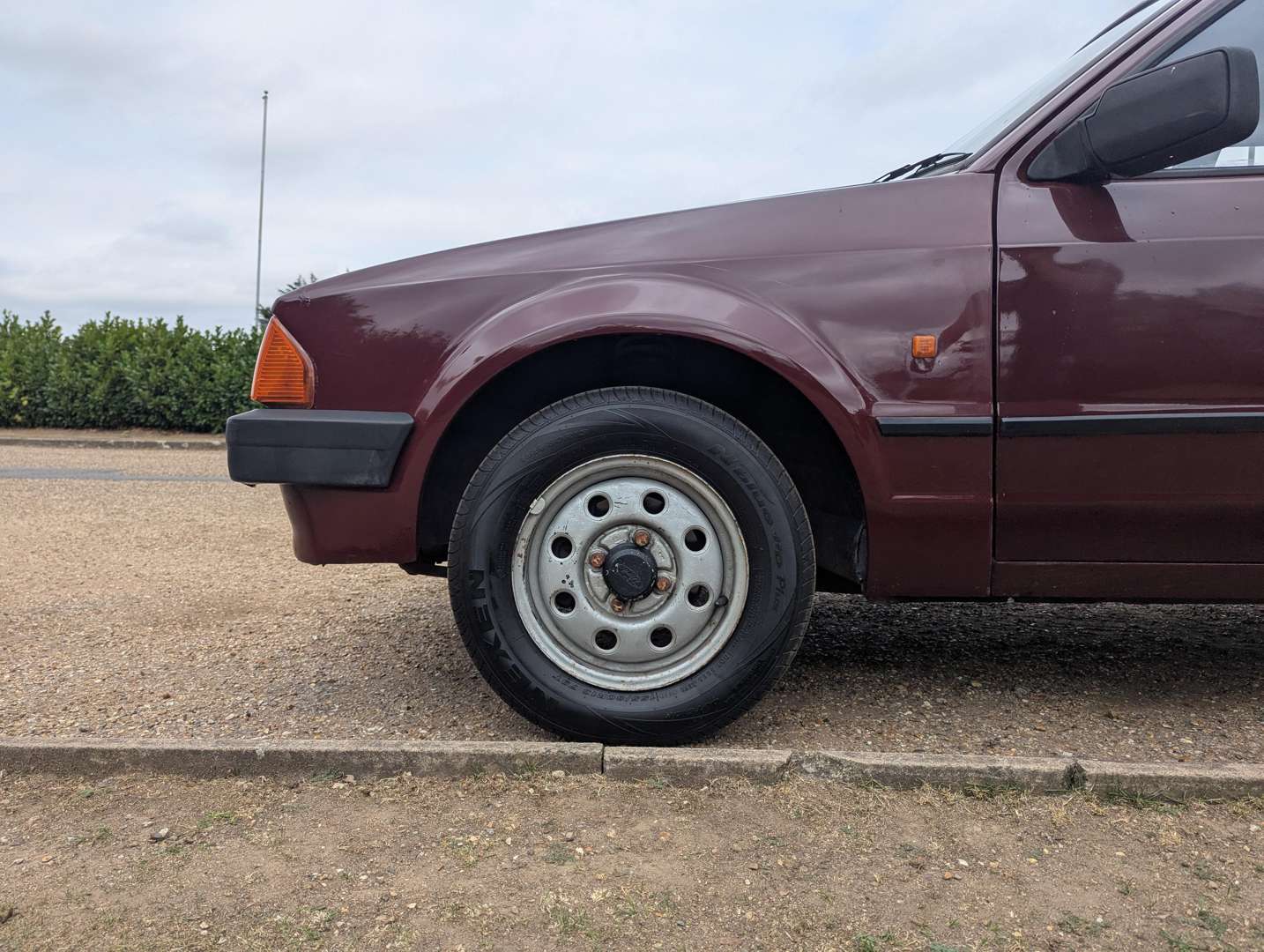 <p>1986 FORD ESCORT L</p>