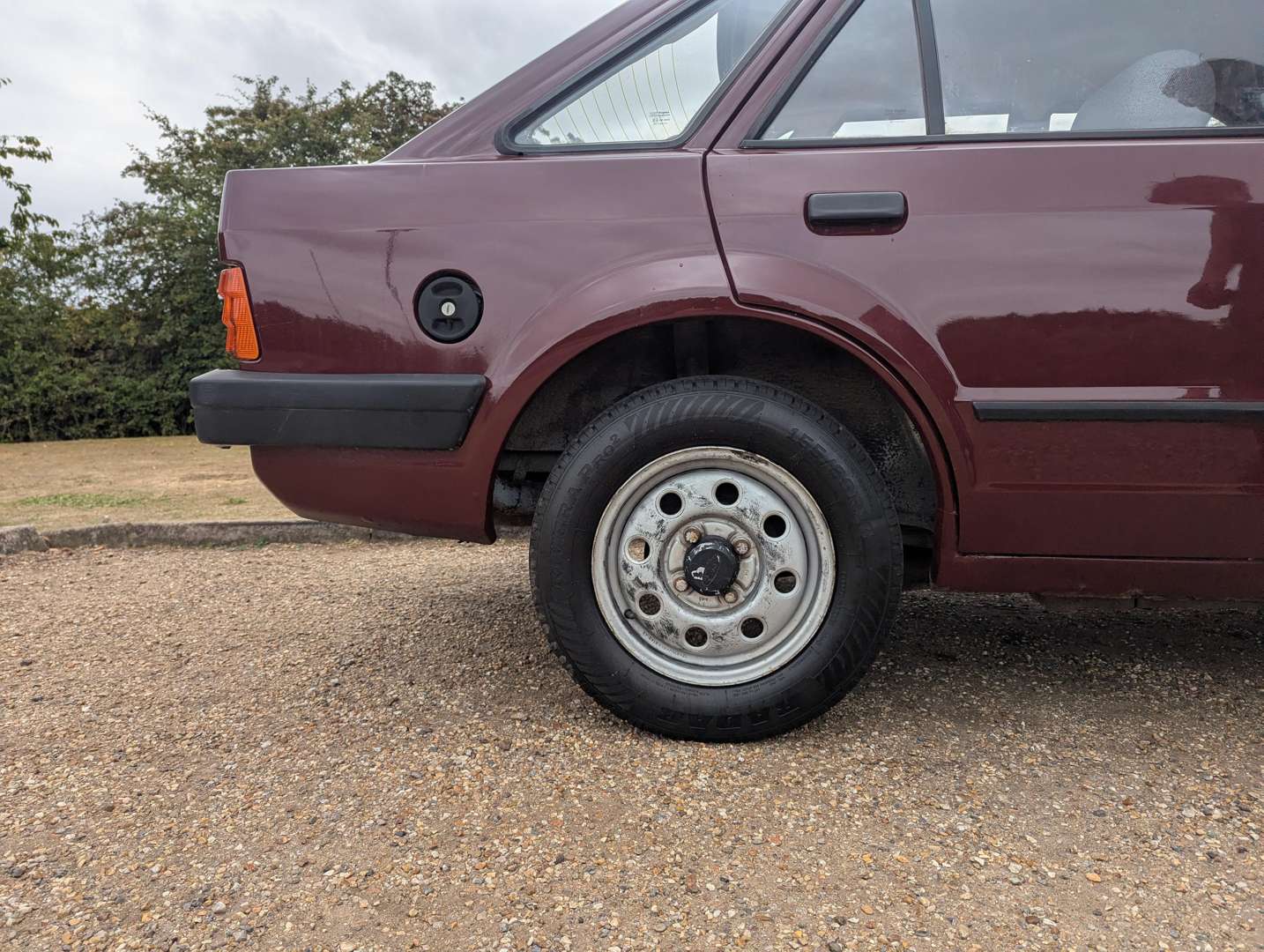 <p>1986 FORD ESCORT L</p>