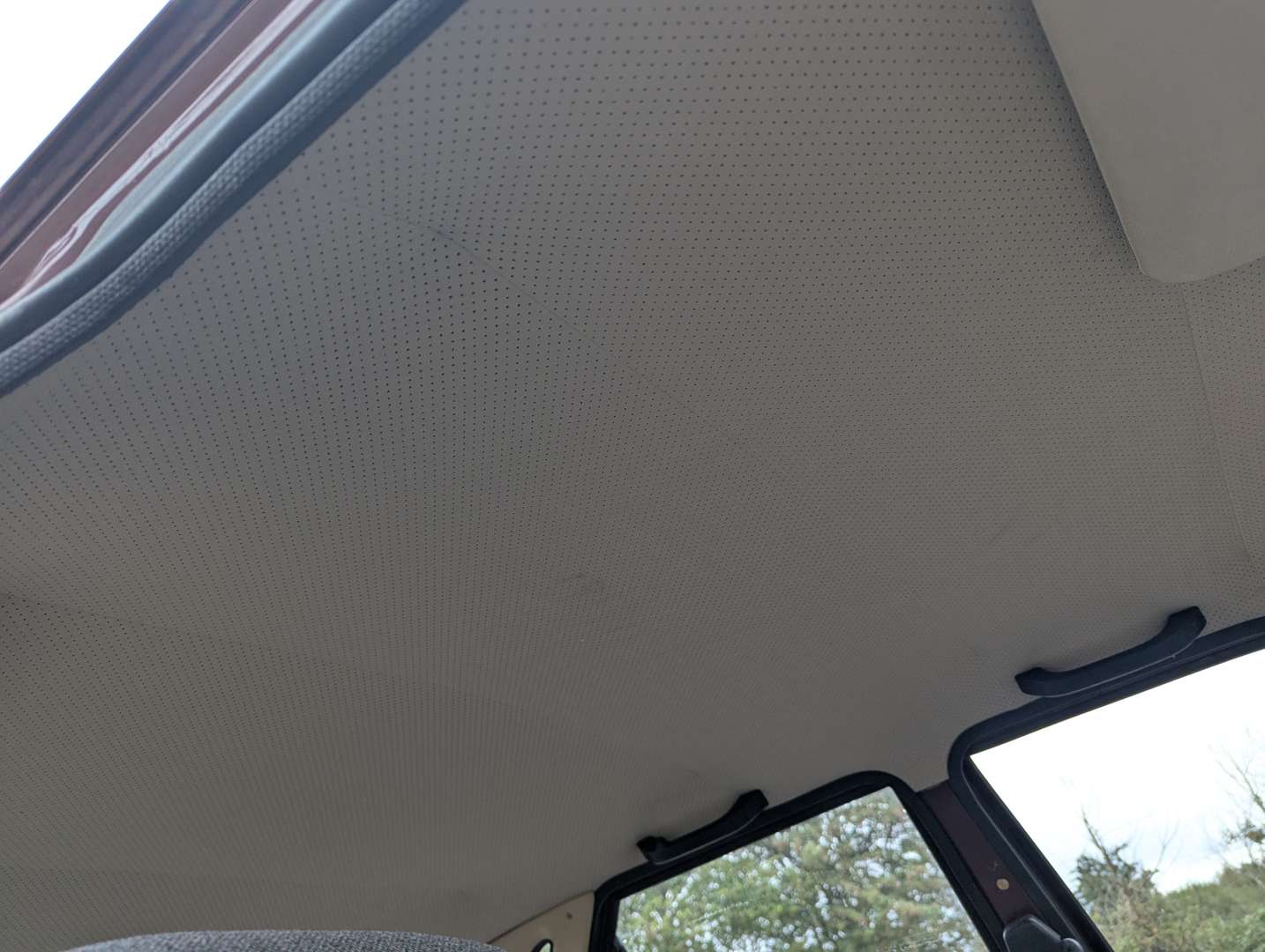 <p>1986 FORD ESCORT L</p>