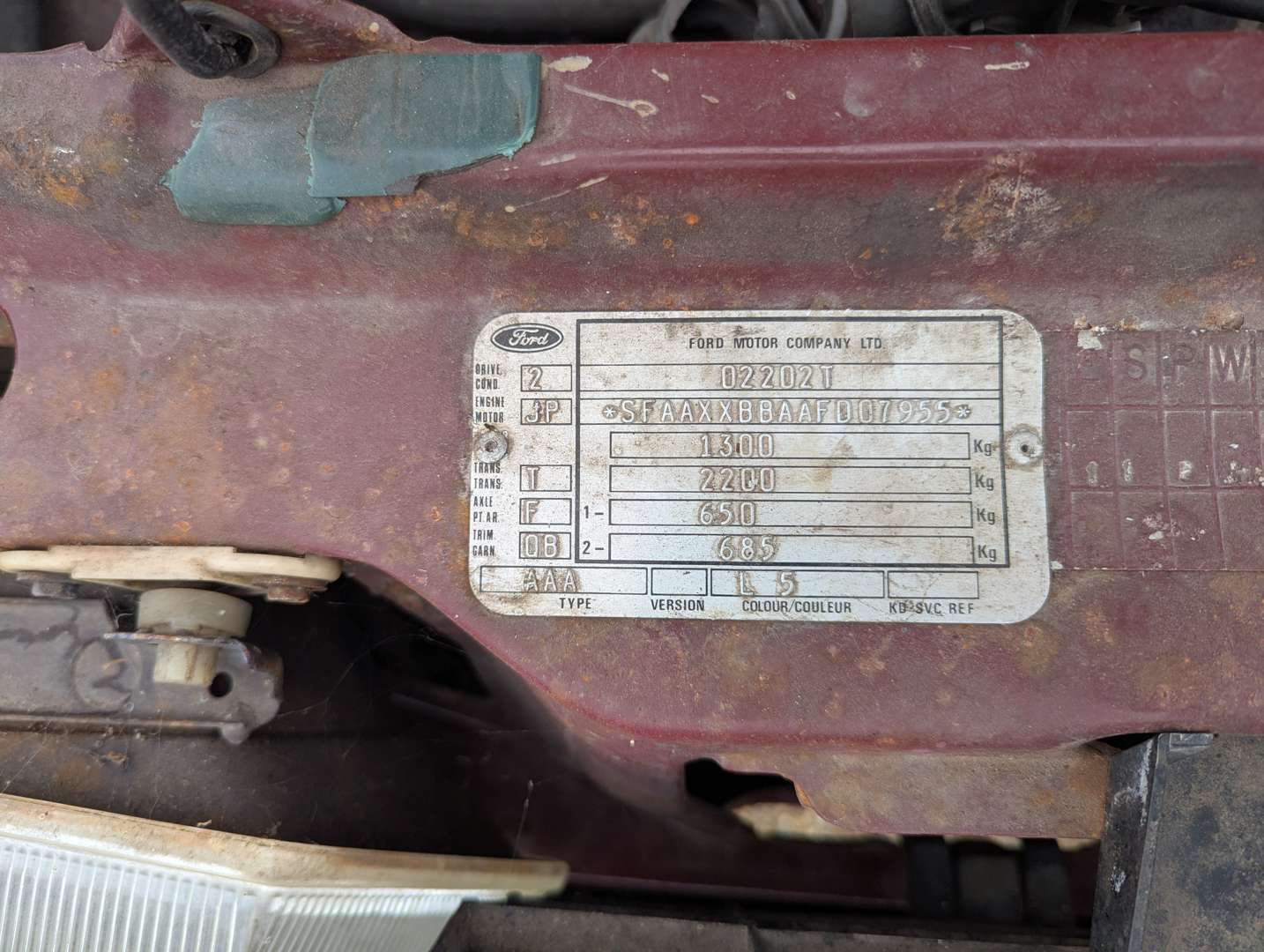 <p>1986 FORD ESCORT L</p>