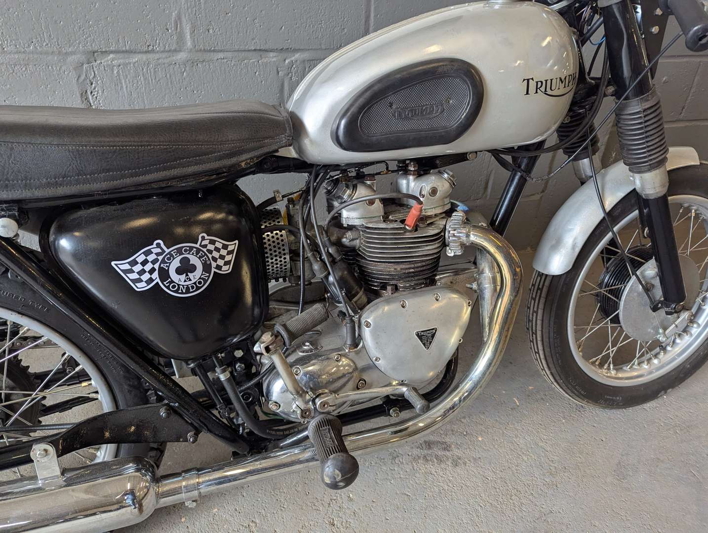 <p>1961 TRIUMPH CAFE RACER</p>