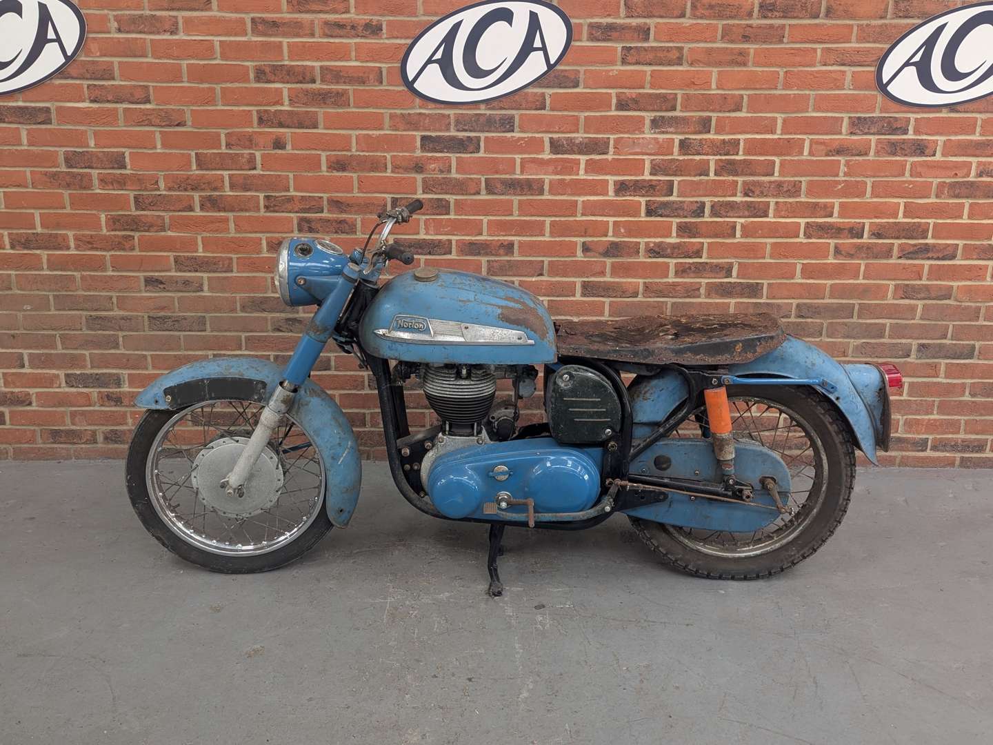 <p>1962 NORTON ES2</p>