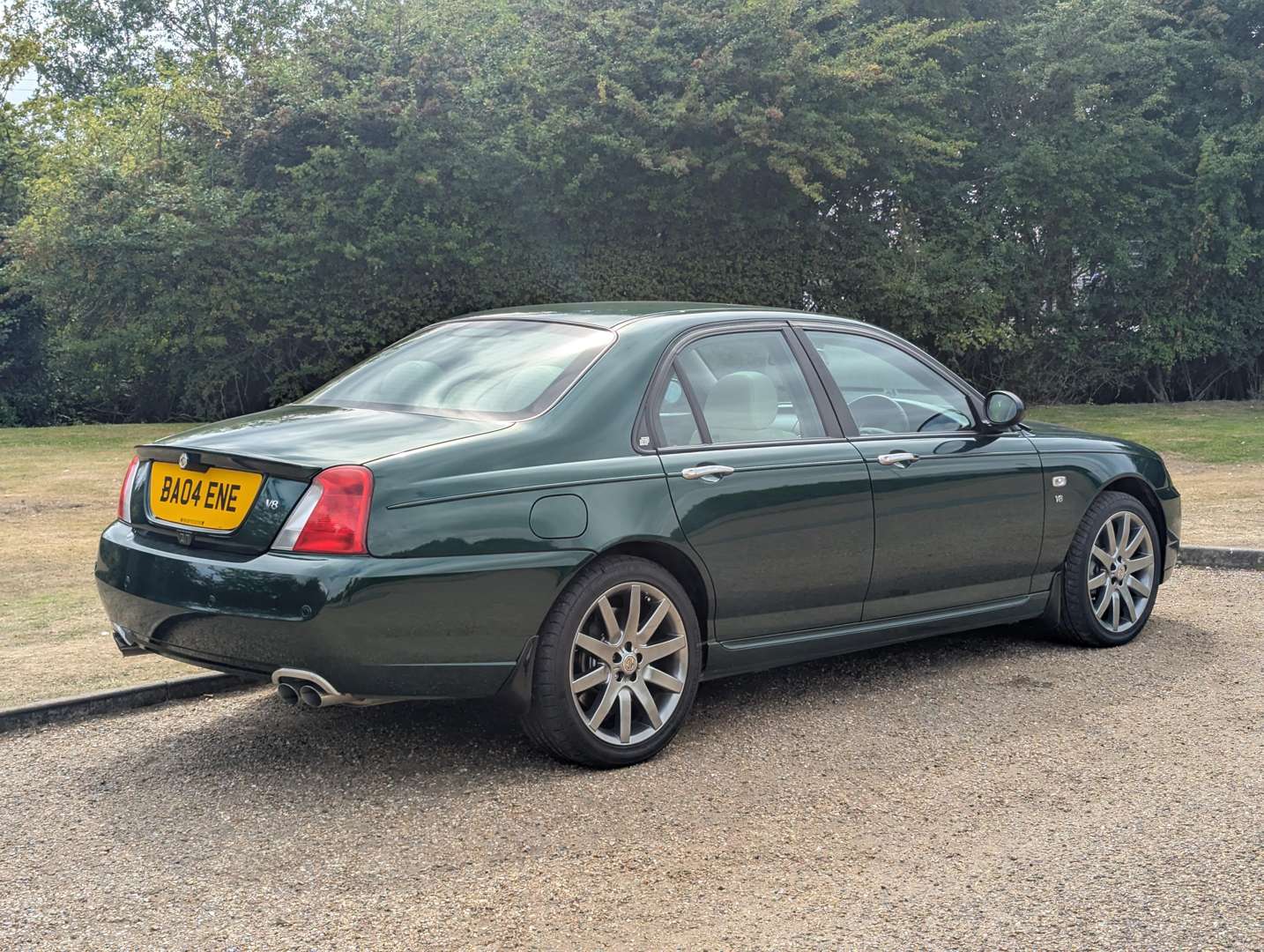 <p>2004 MG ZT SE V8 260 19,335 MILES&nbsp;</p>