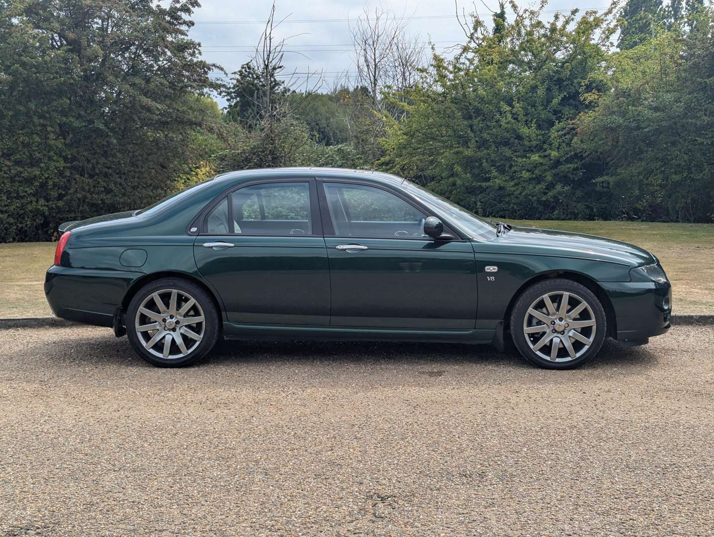 <p>2004 MG ZT SE V8 260 19,335 MILES&nbsp;</p>