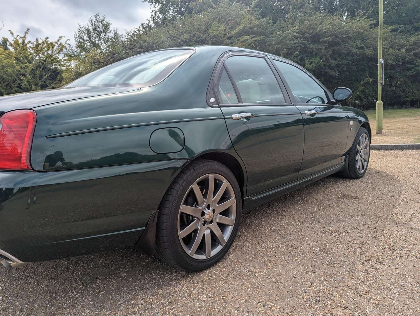 <p>2004 MG ZT SE V8 260 19,335 MILES&nbsp;</p>