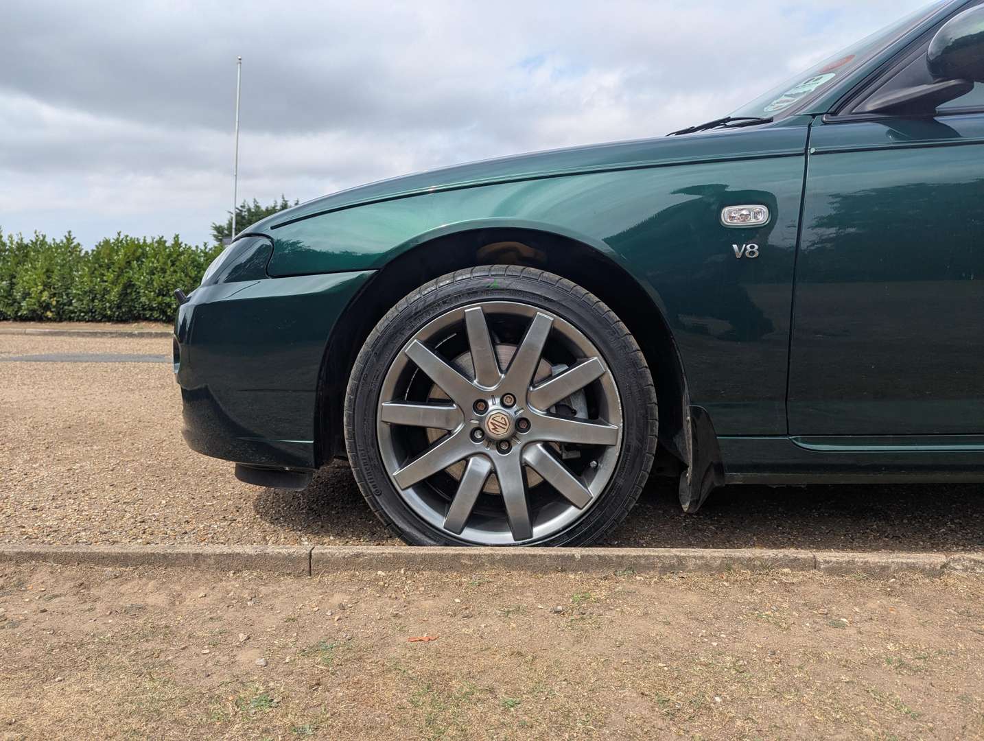 <p>2004 MG ZT SE V8 260 19,335 MILES&nbsp;</p>