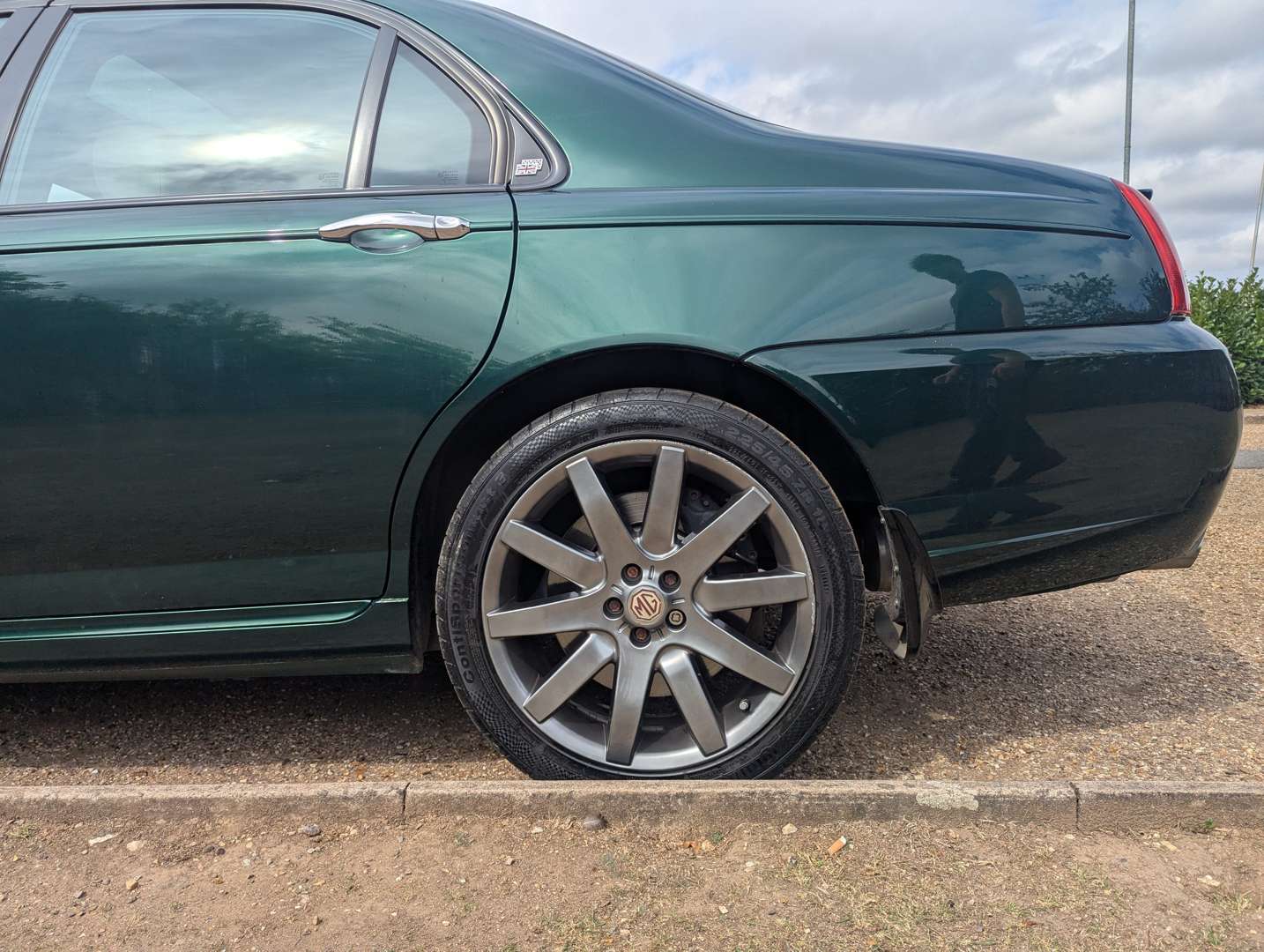 <p>2004 MG ZT SE V8 260 19,335 MILES&nbsp;</p>