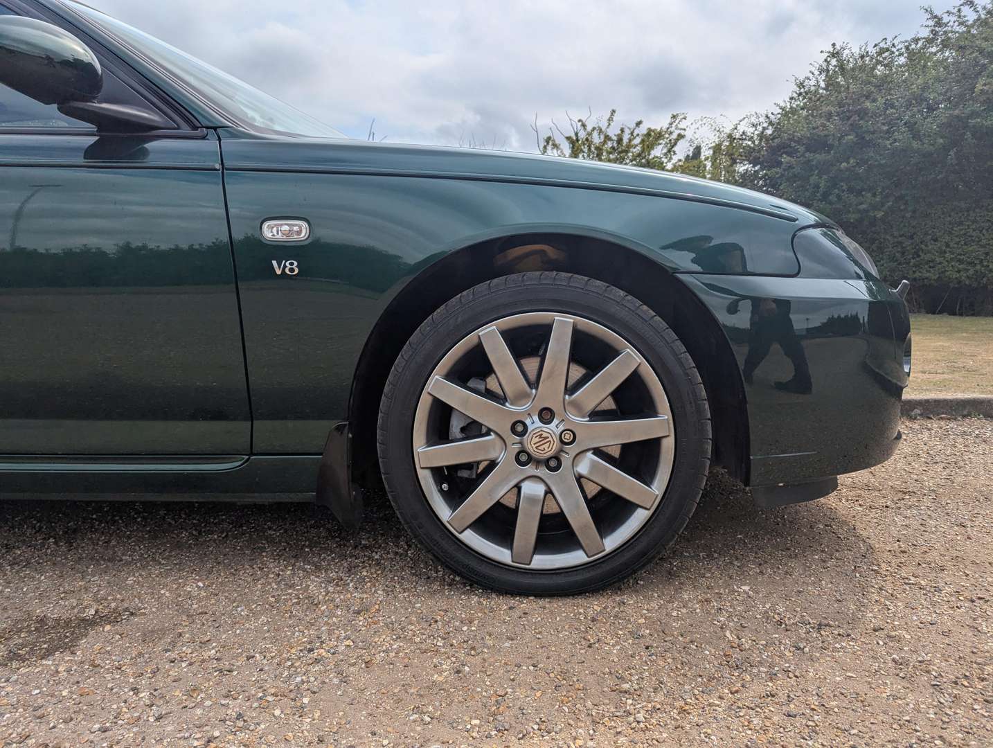 <p>2004 MG ZT SE V8 260 19,335 MILES&nbsp;</p>