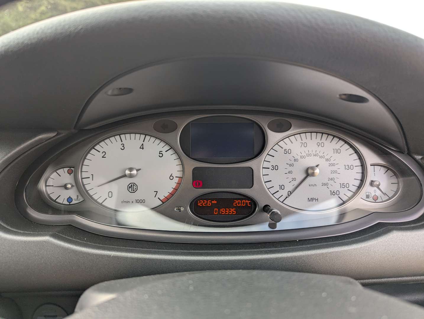 <p>2004 MG ZT SE V8 260 19,335 MILES&nbsp;</p>