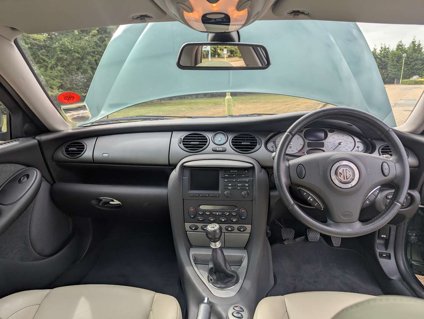 <p>2004 MG ZT SE V8 260 19,335 MILES&nbsp;</p>