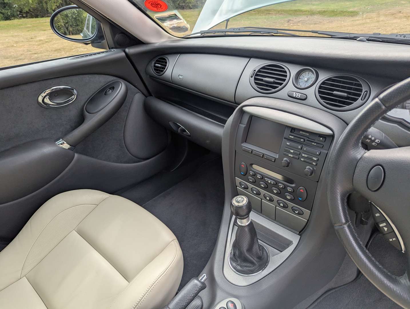 <p>2004 MG ZT SE V8 260 19,335 MILES&nbsp;</p>