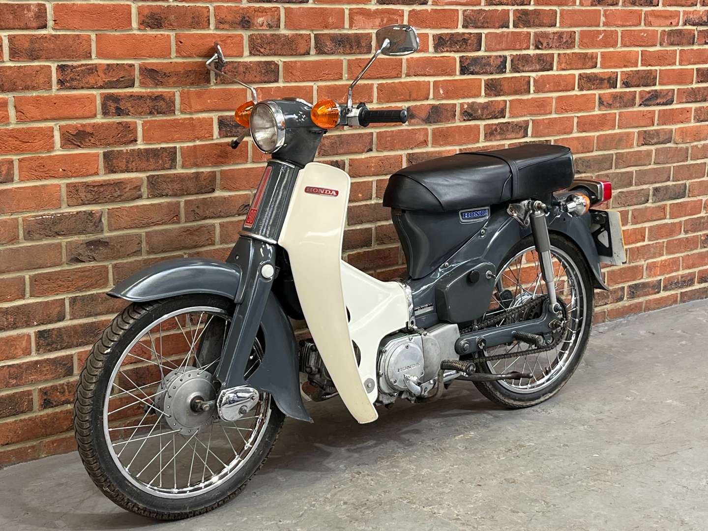 <p>1980 HONDA C90</p>