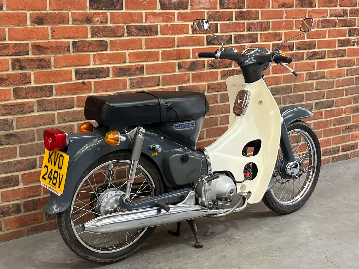 <p>1980 HONDA C90</p>