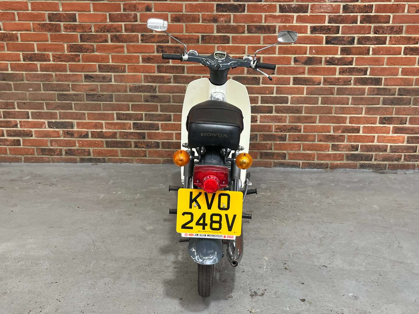 <p>1980 HONDA C90</p>