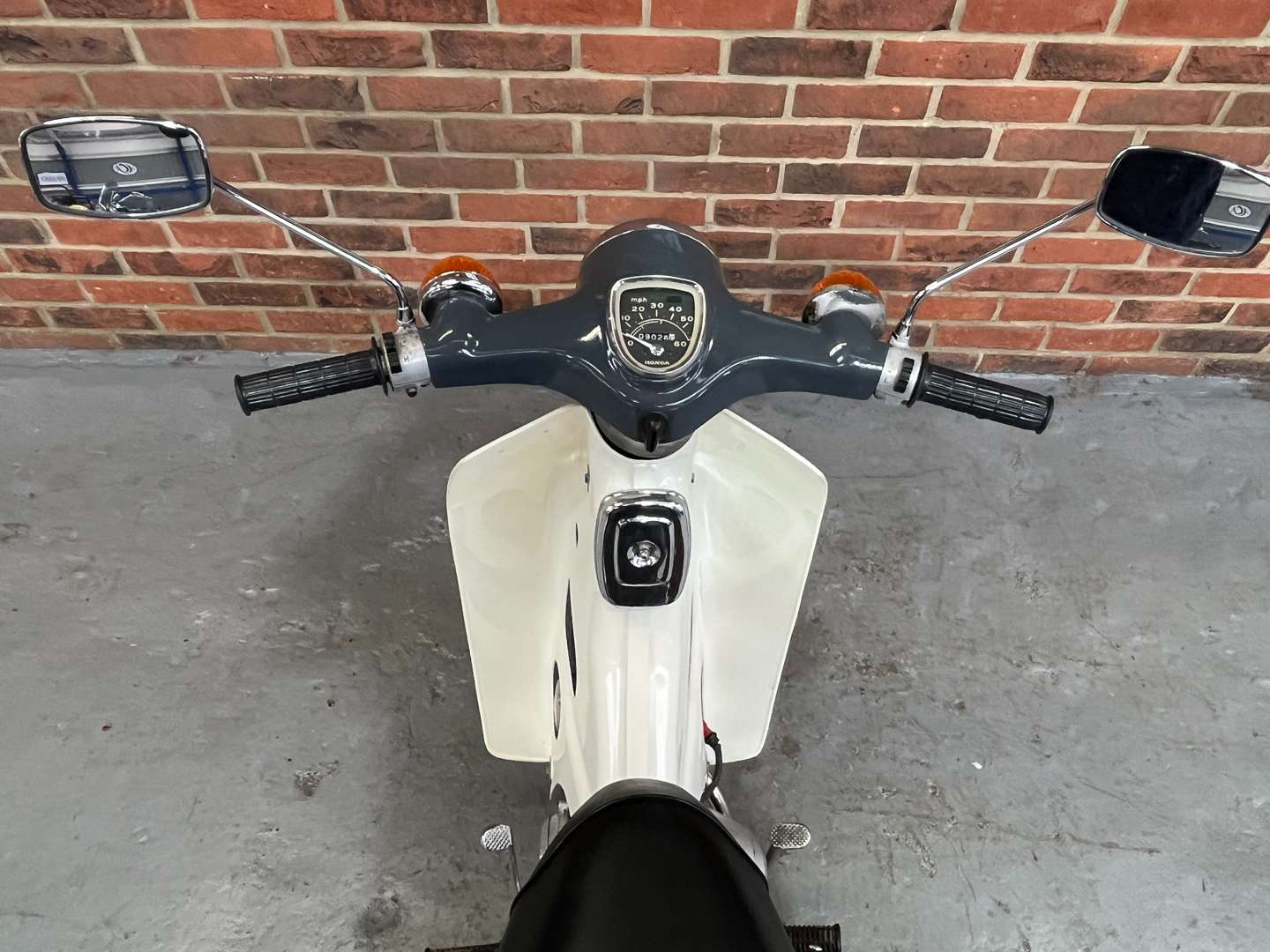 <p>1980 HONDA C90</p>