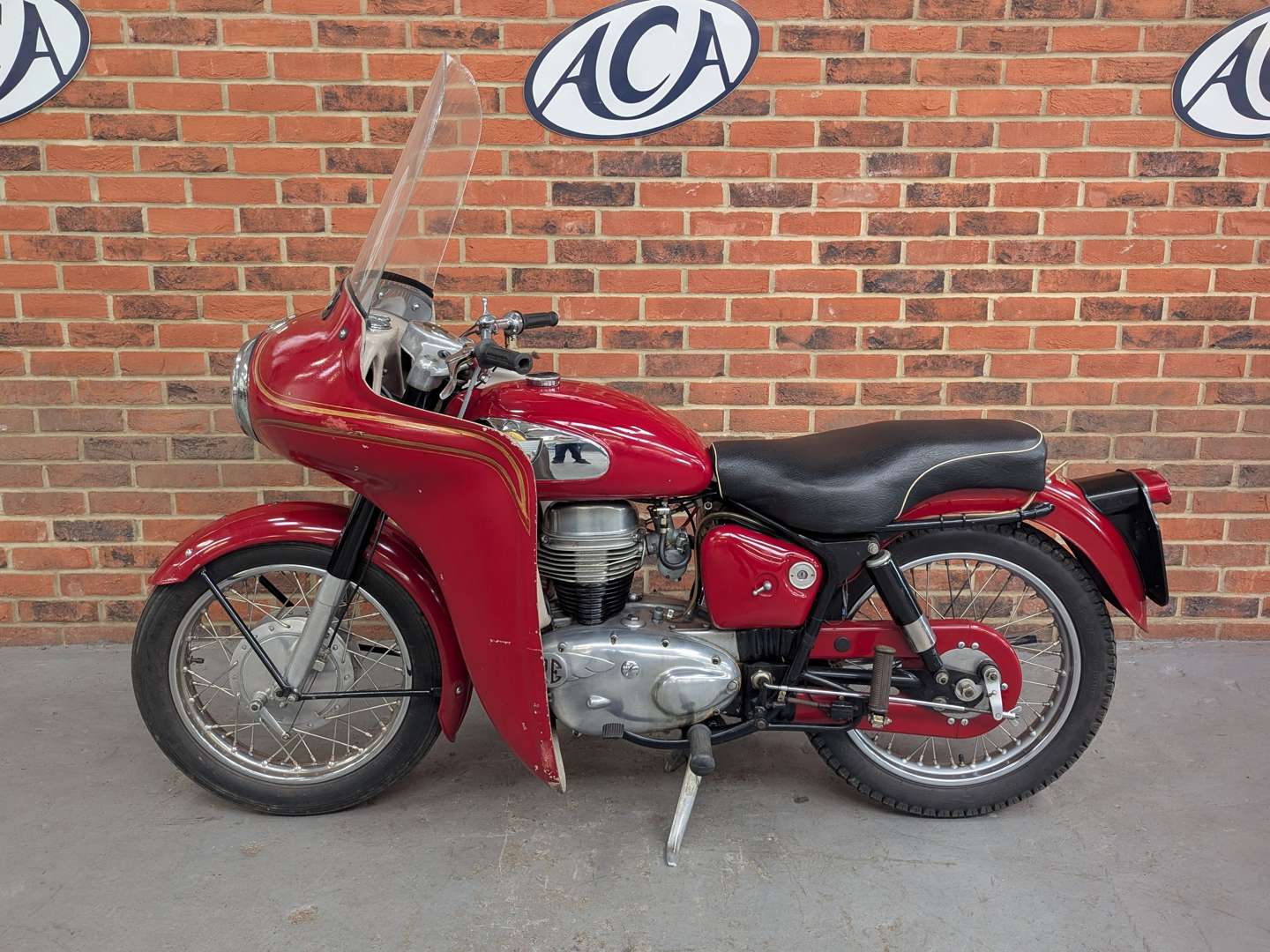 <p>1958 ROYAL ENFIELD CLIPPER AIRFLOW</p>