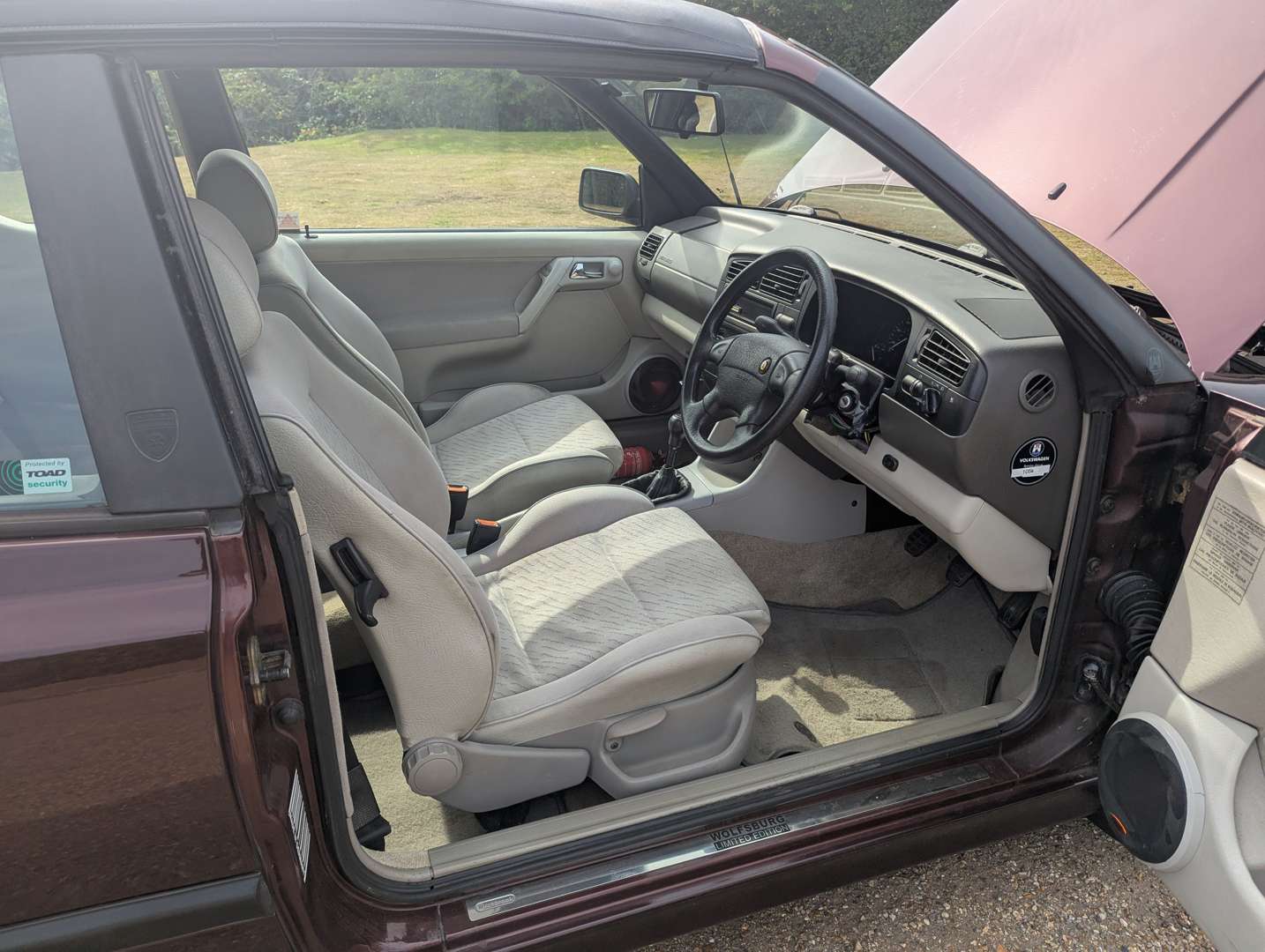 <p>1994 VW GOLF CABRIOLET</p>