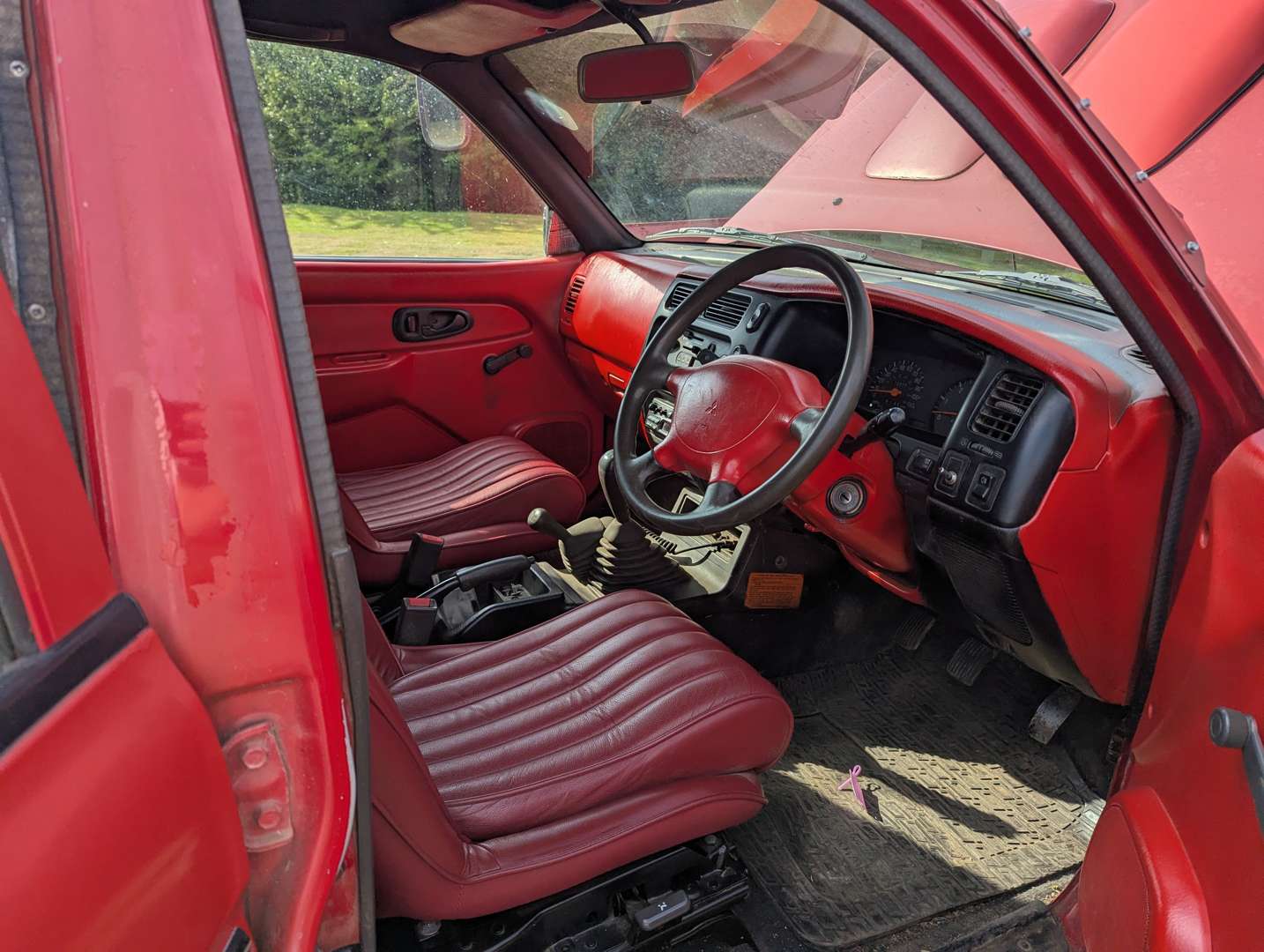 <p>2000 MITSUBISHI L200</p>