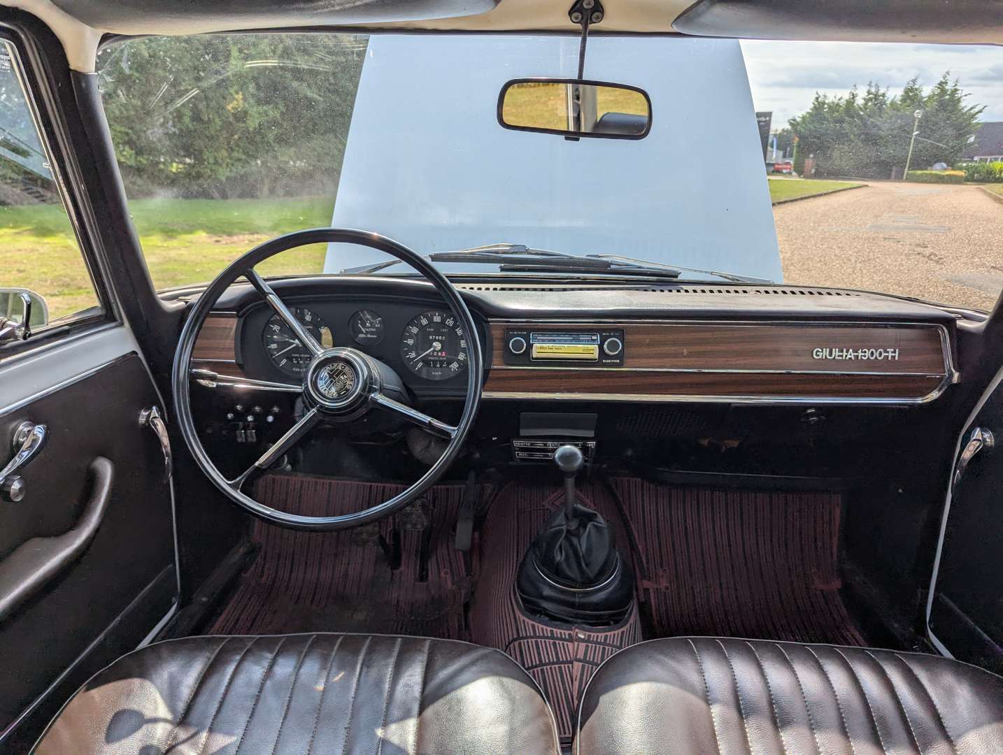 <p>1968 ALFA ROMEO GIULIA</p>