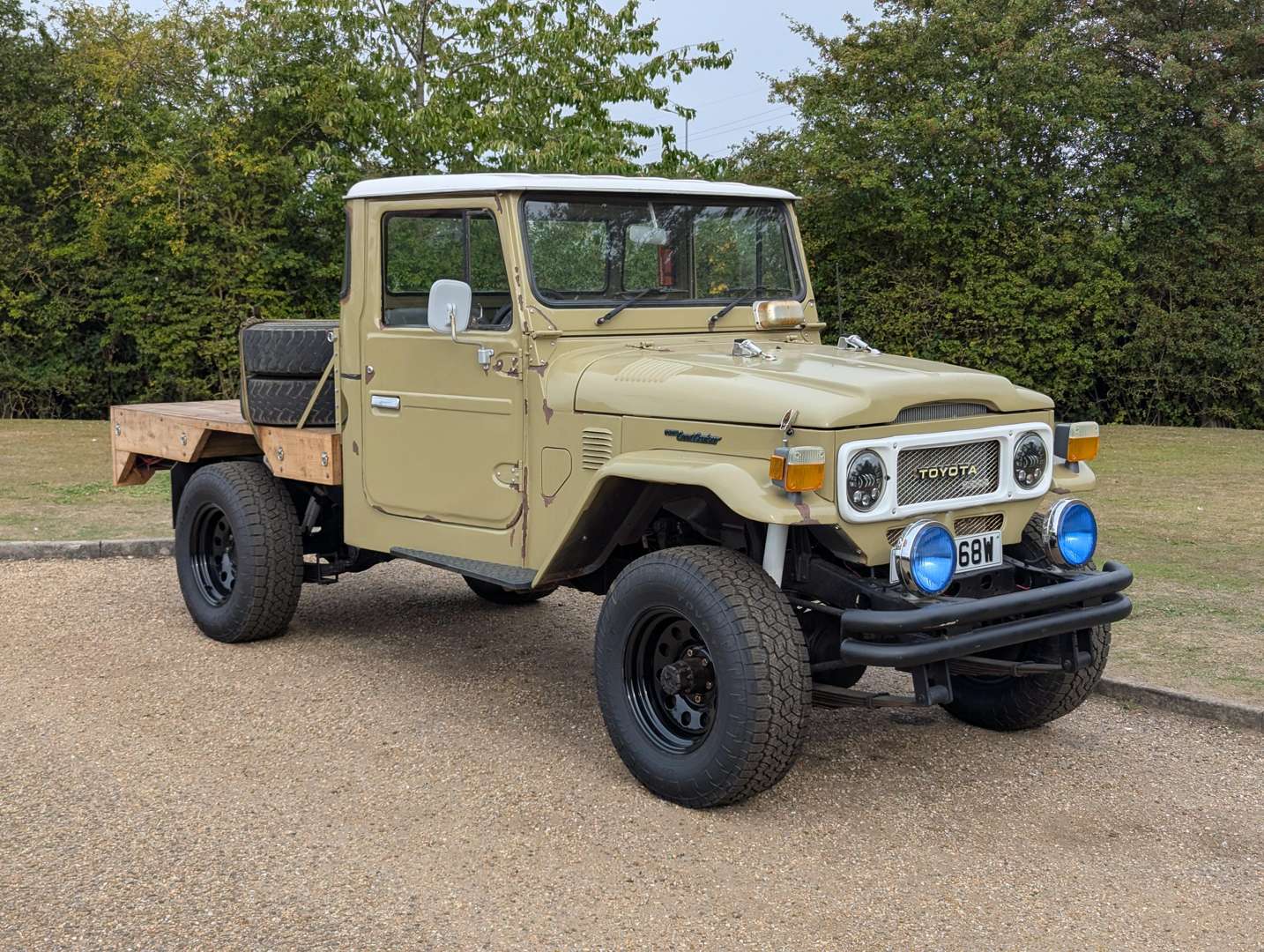 <p>1980 TOYOTA LAND CRUISER</p>