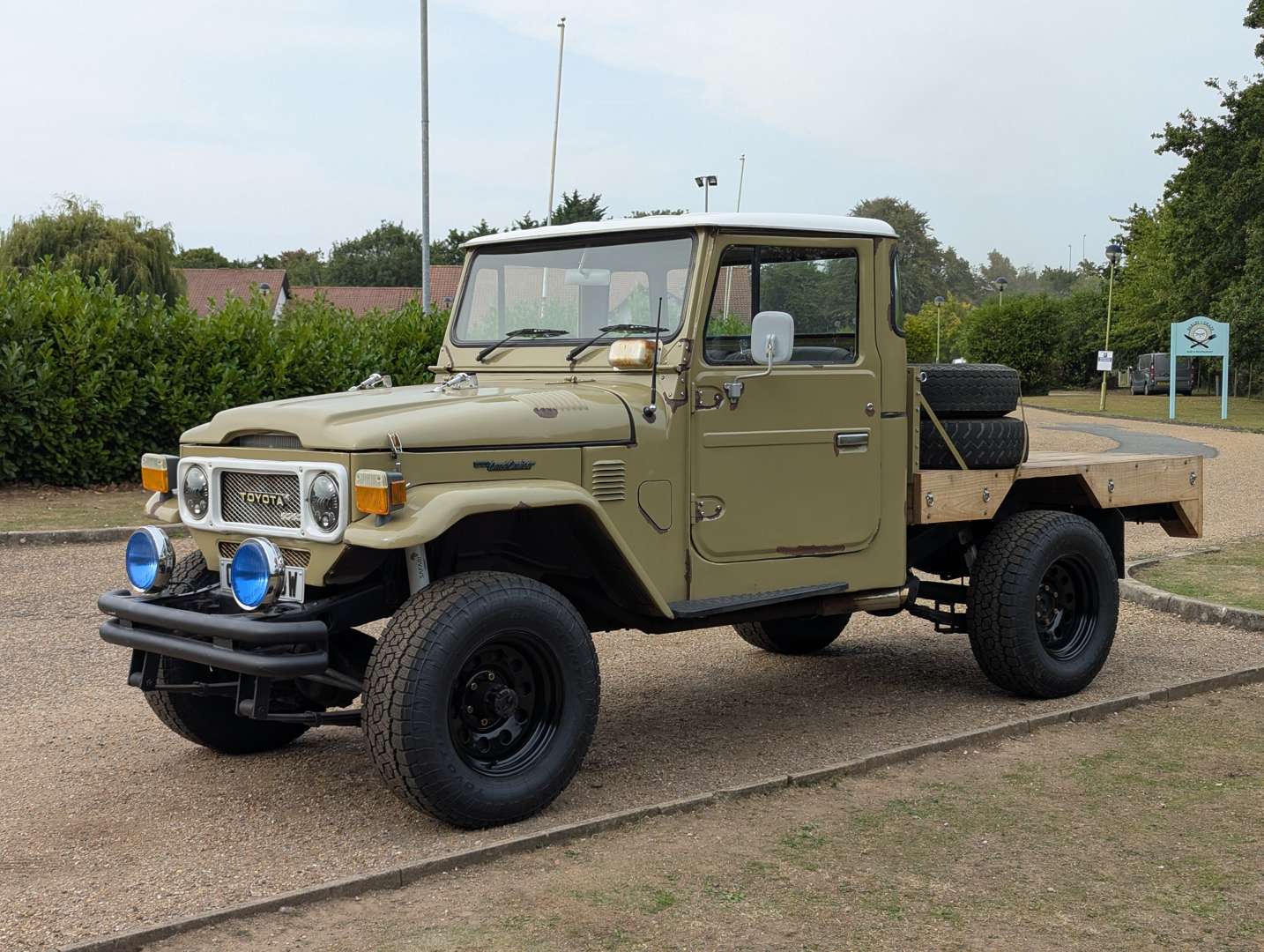 <p>1980 TOYOTA LAND CRUISER</p>
