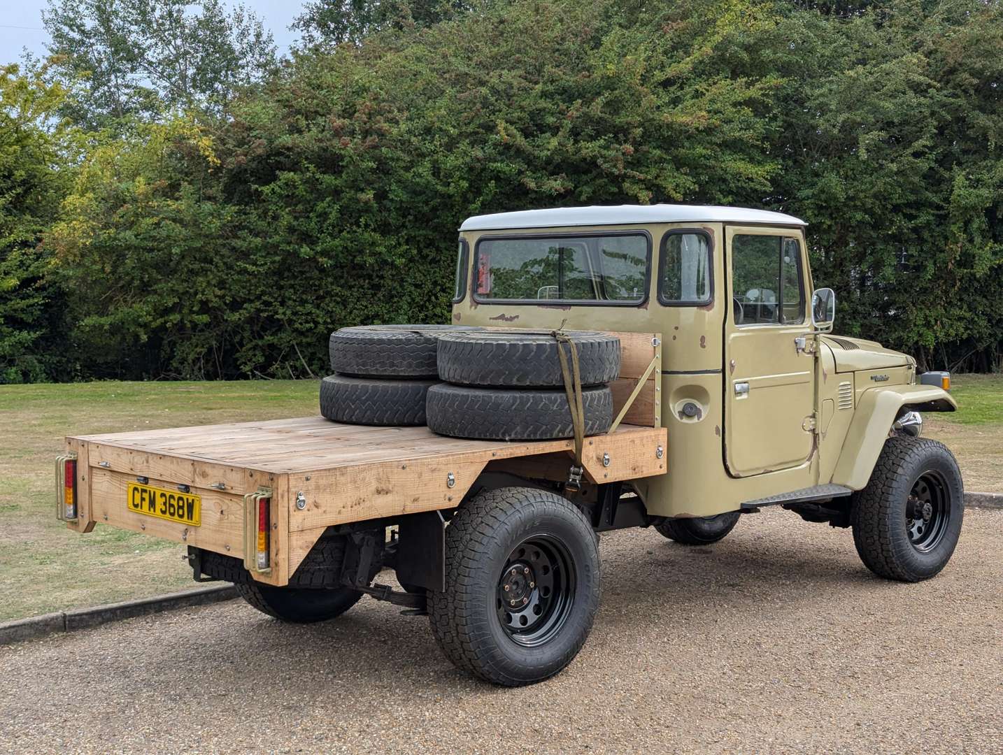 <p>1980 TOYOTA LAND CRUISER</p>