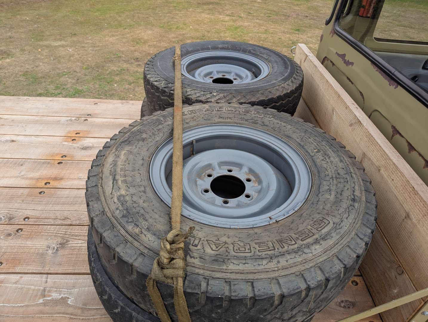 <p>1980 TOYOTA LAND CRUISER</p>