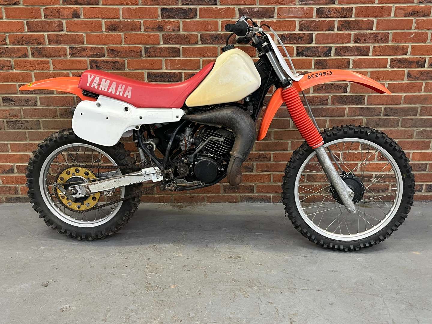 <p>YAMAHA YZ125</p>