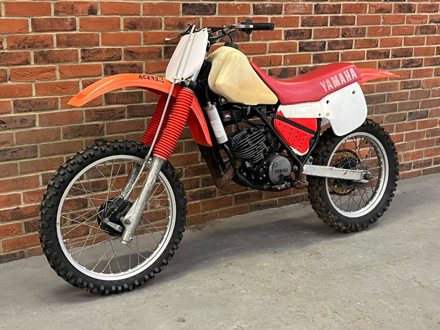 <p>YAMAHA YZ125</p>