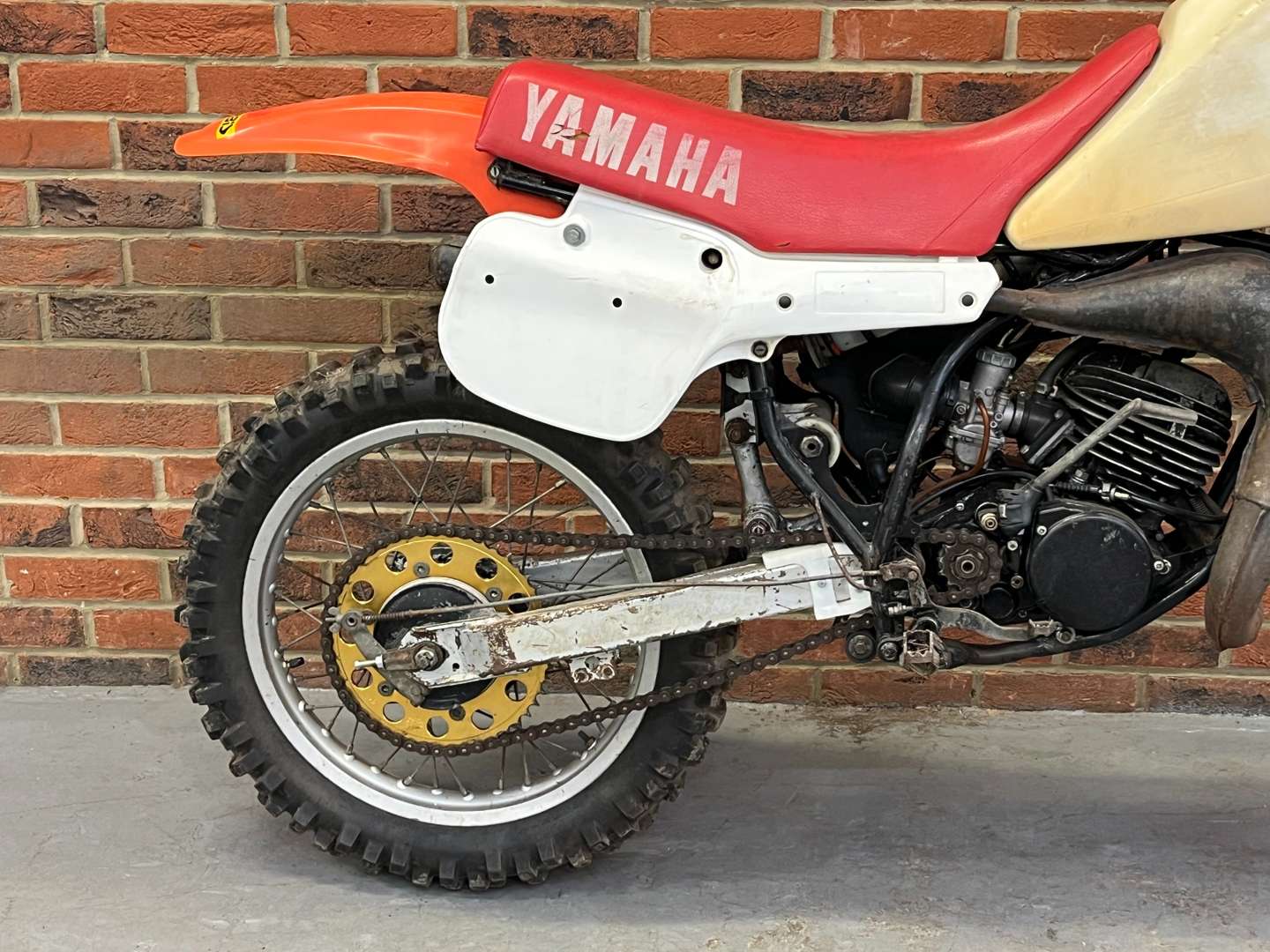 <p>YAMAHA YZ125</p>