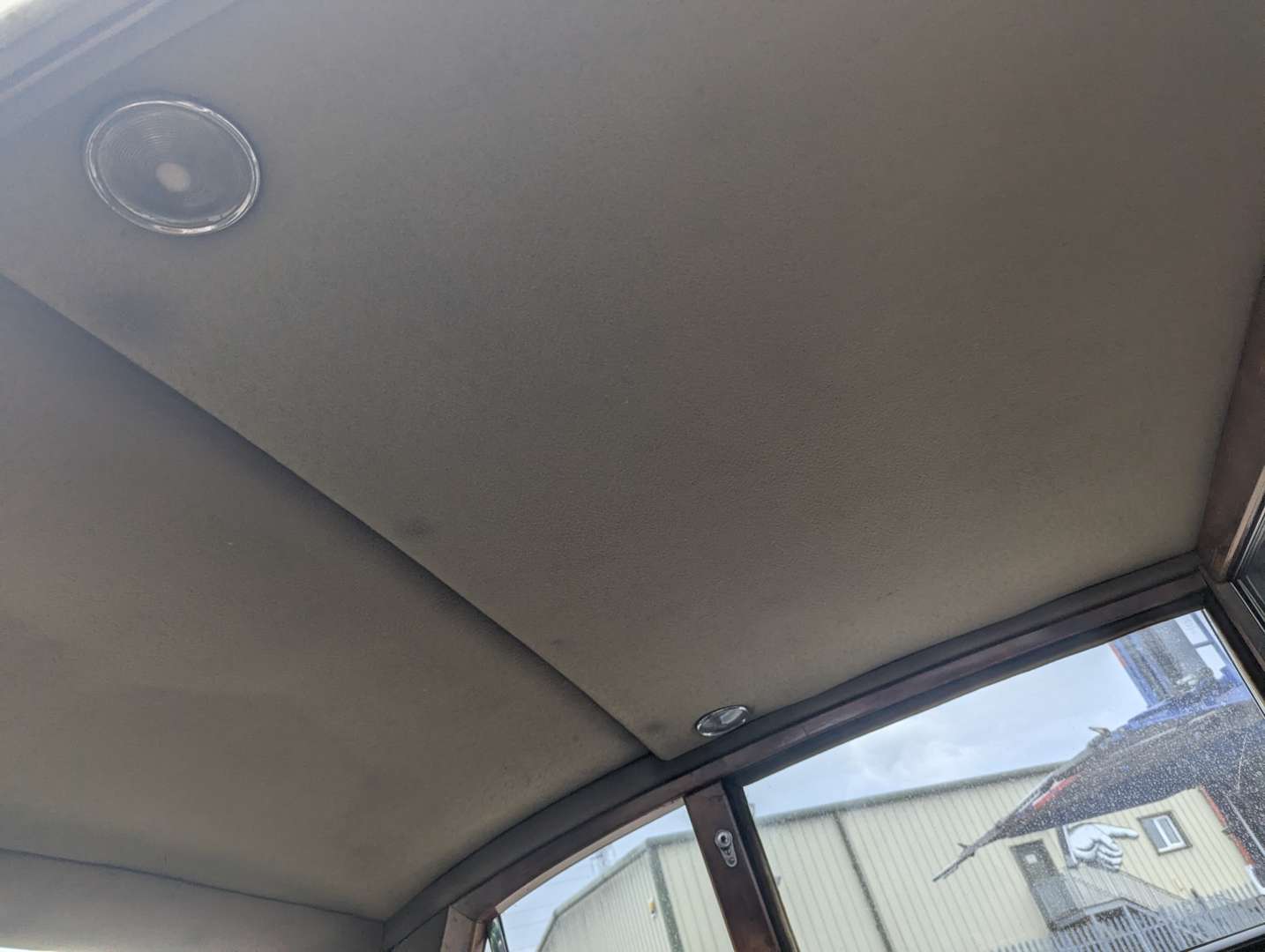 <p>1970 DAIMLER DS420 LIMOUSINE</p>