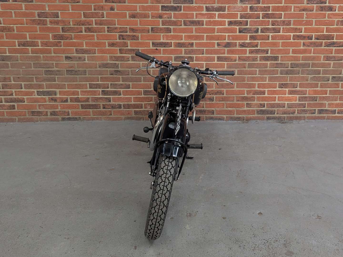 <p>1933 VELOCETTE MOV 250</p>