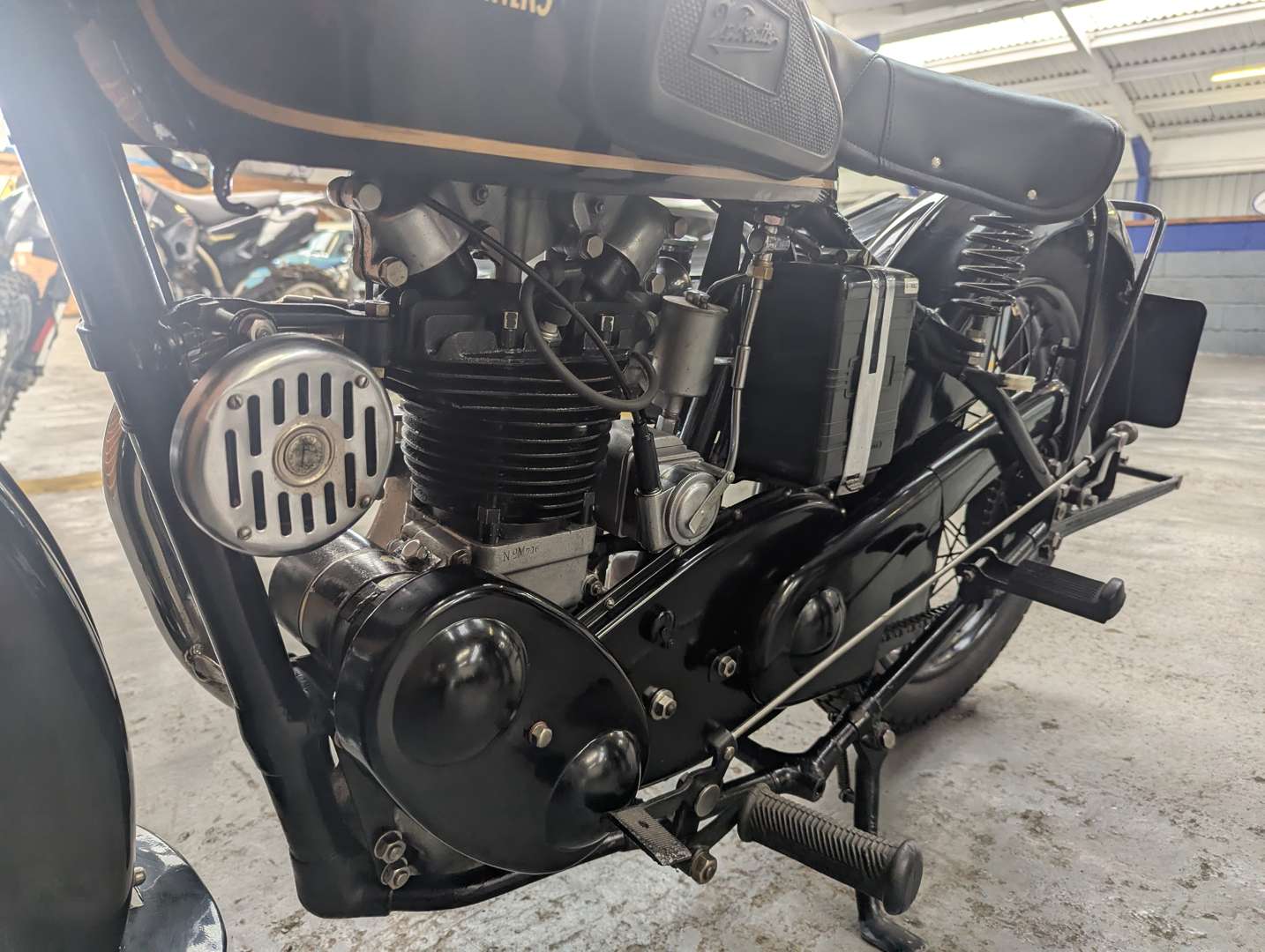 <p>1933 VELOCETTE MOV 250</p>