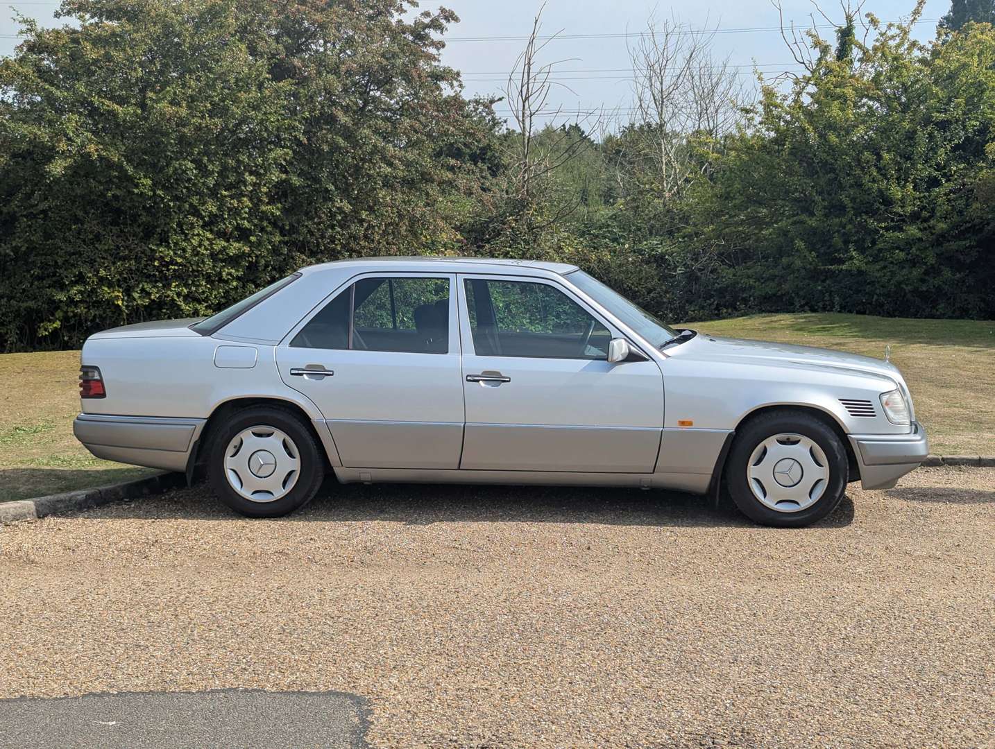 <p>1995 MERCEDES E300 D AUTO</p>