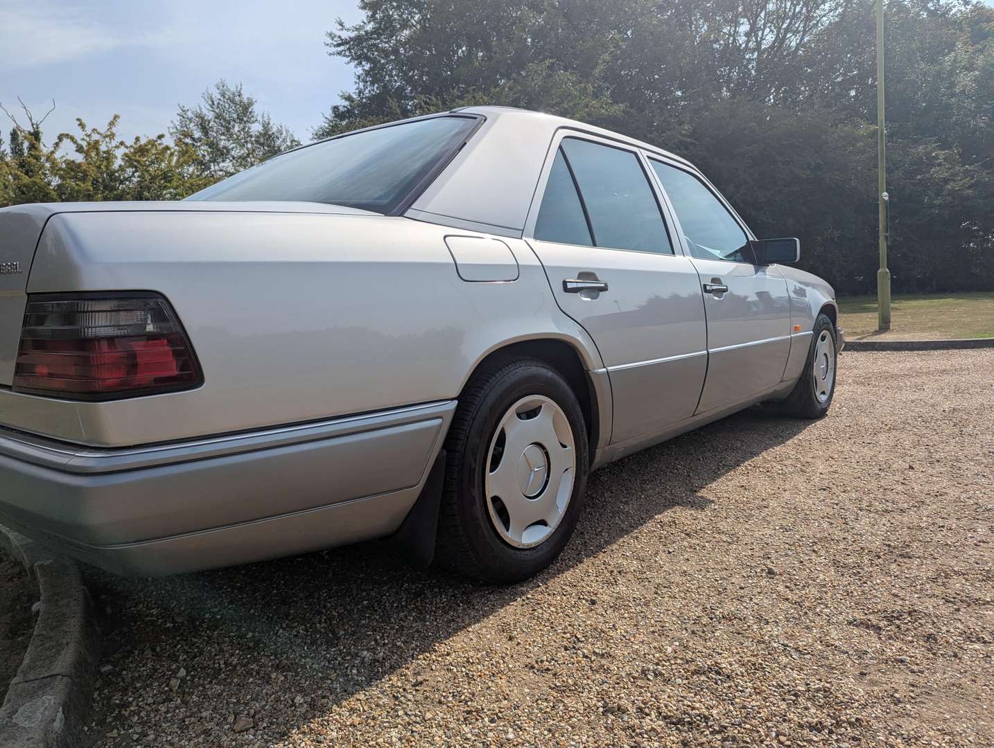 <p>1995 MERCEDES E300 D AUTO</p>